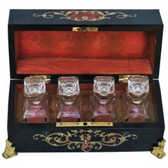 Boîte à parfum rare en marqueterie Boulle et bouteilles en cristal, Napoléon III France 1865