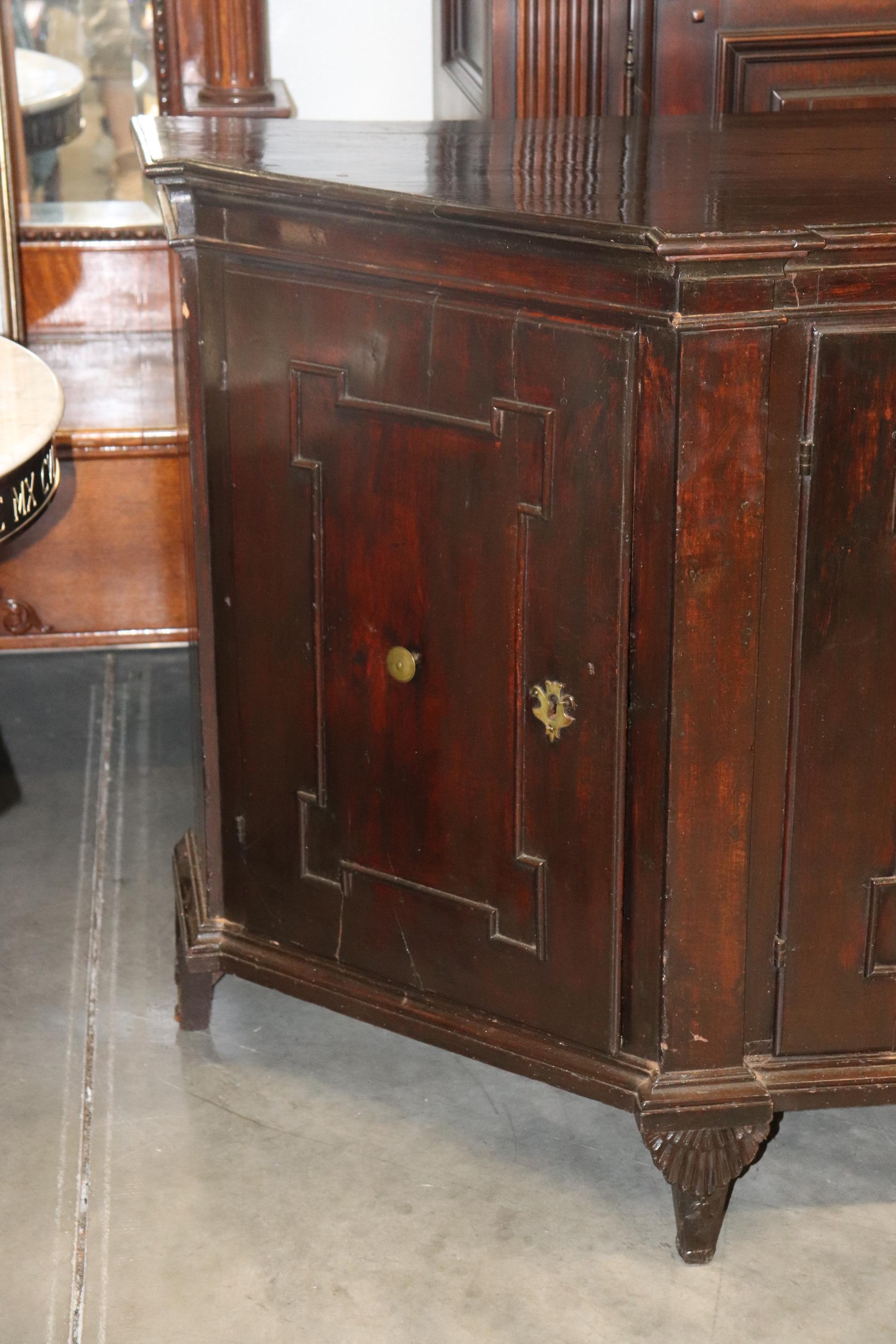 Rare Period French 1790s era Directoire Mahogany Sideboard Buffet In Good Condition For Sale In Swedesboro, NJ