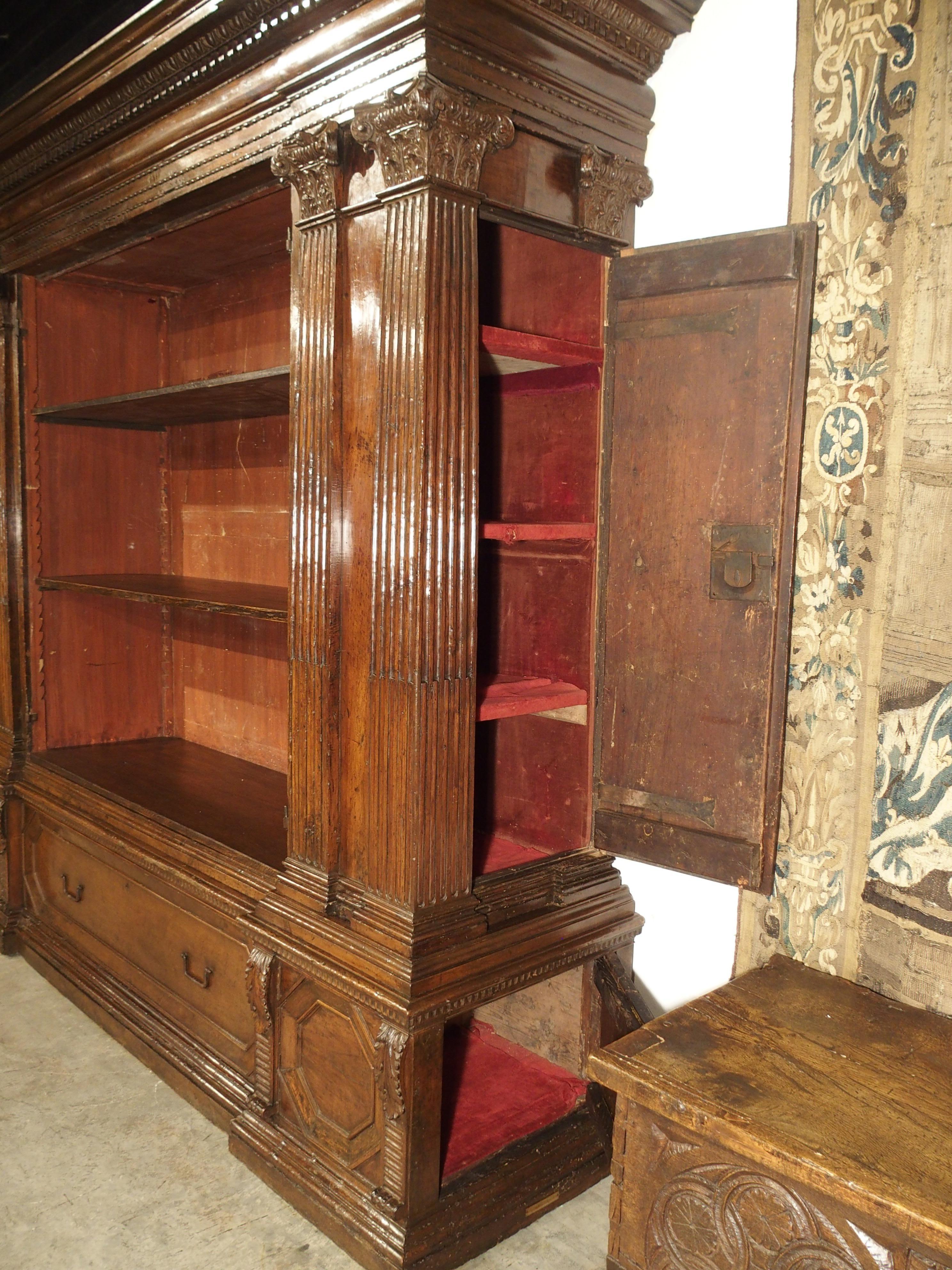 Rare Period Italian Renaissance Walnut Wood Armadio Bookcase 7