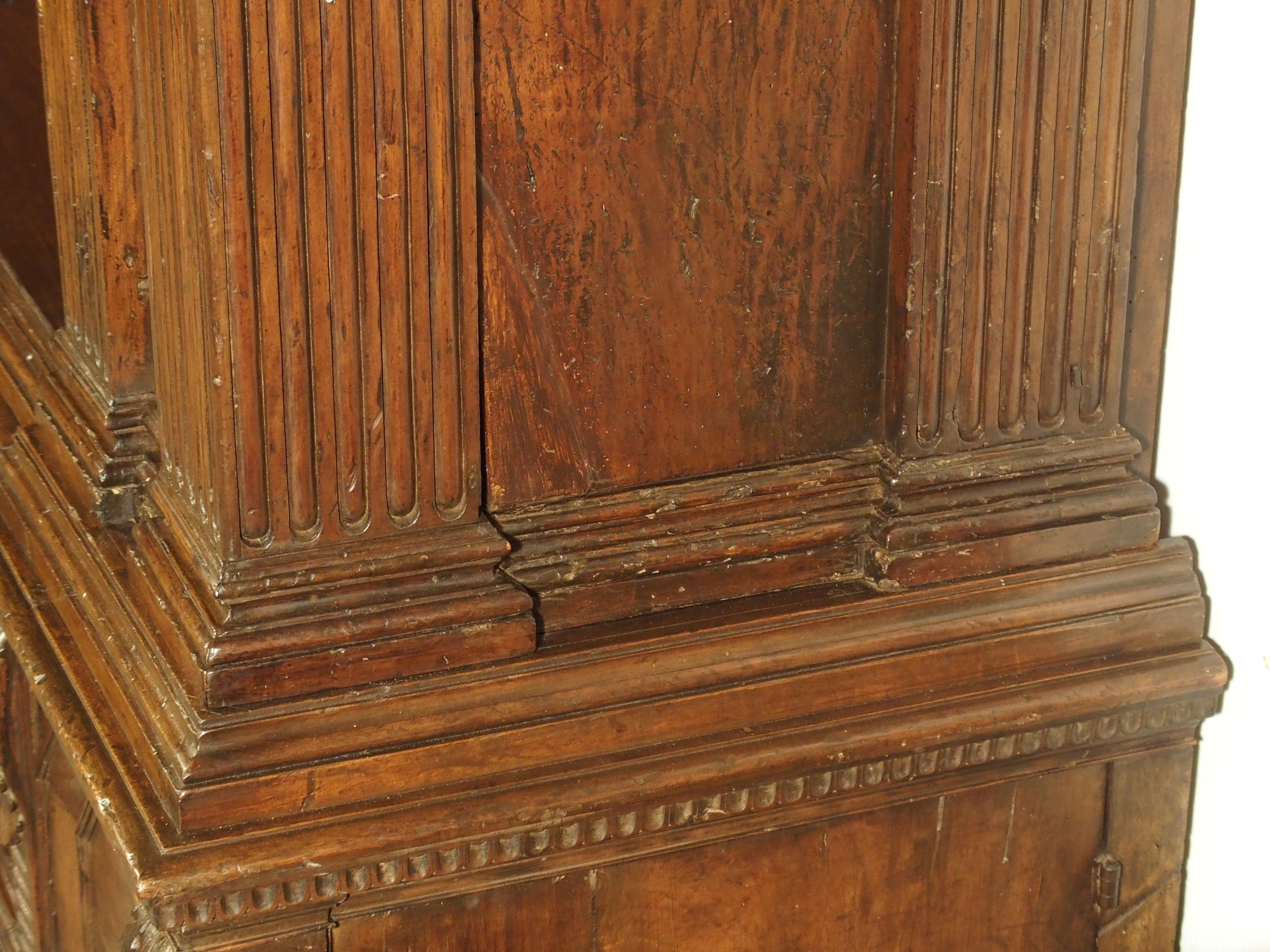 Rare Period Italian Renaissance Walnut Wood Armadio Bookcase 9