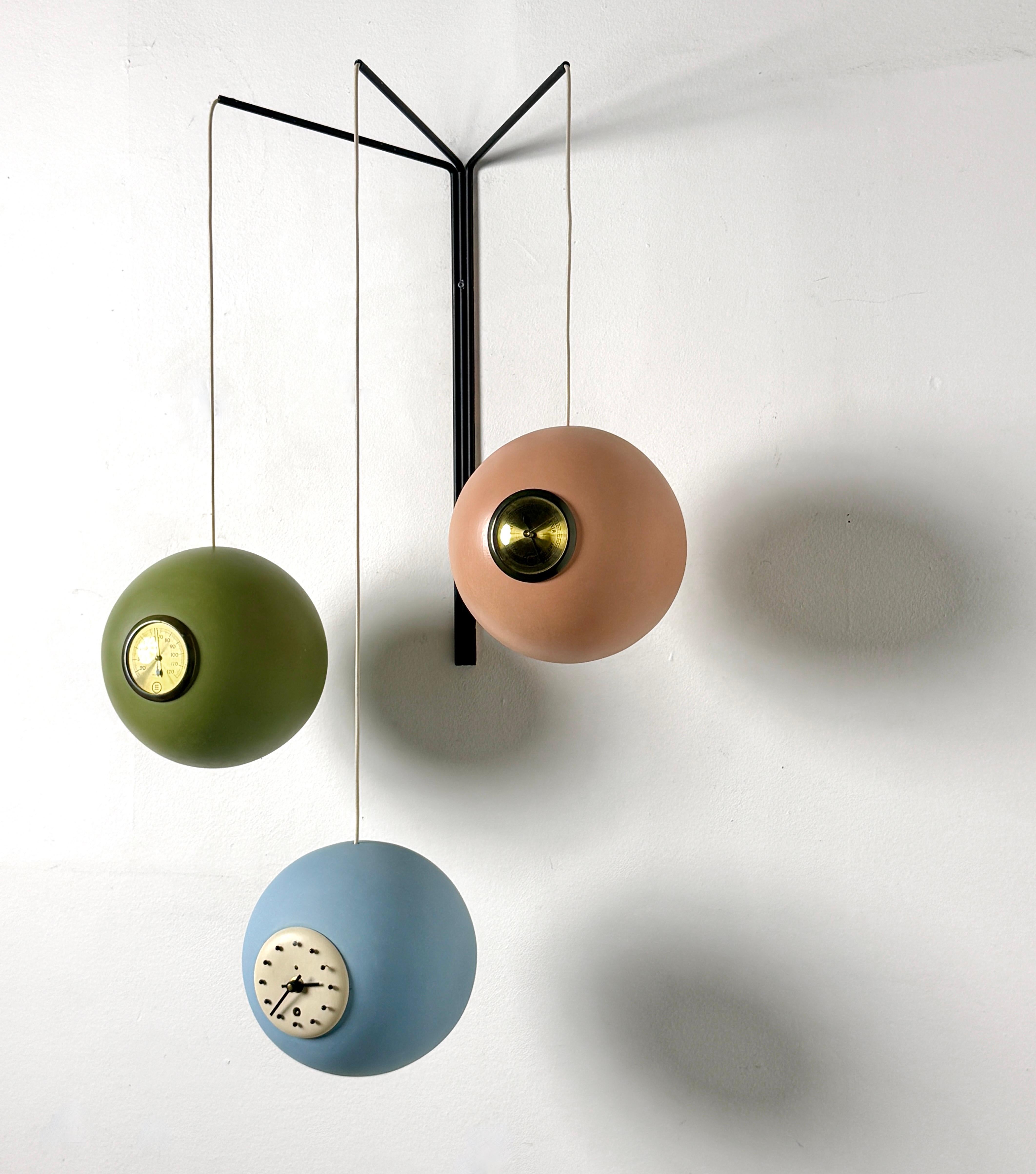 Americano Rara stazione meteorologica atomica mobile da parete in ceramica di Peters Pepper in vendita