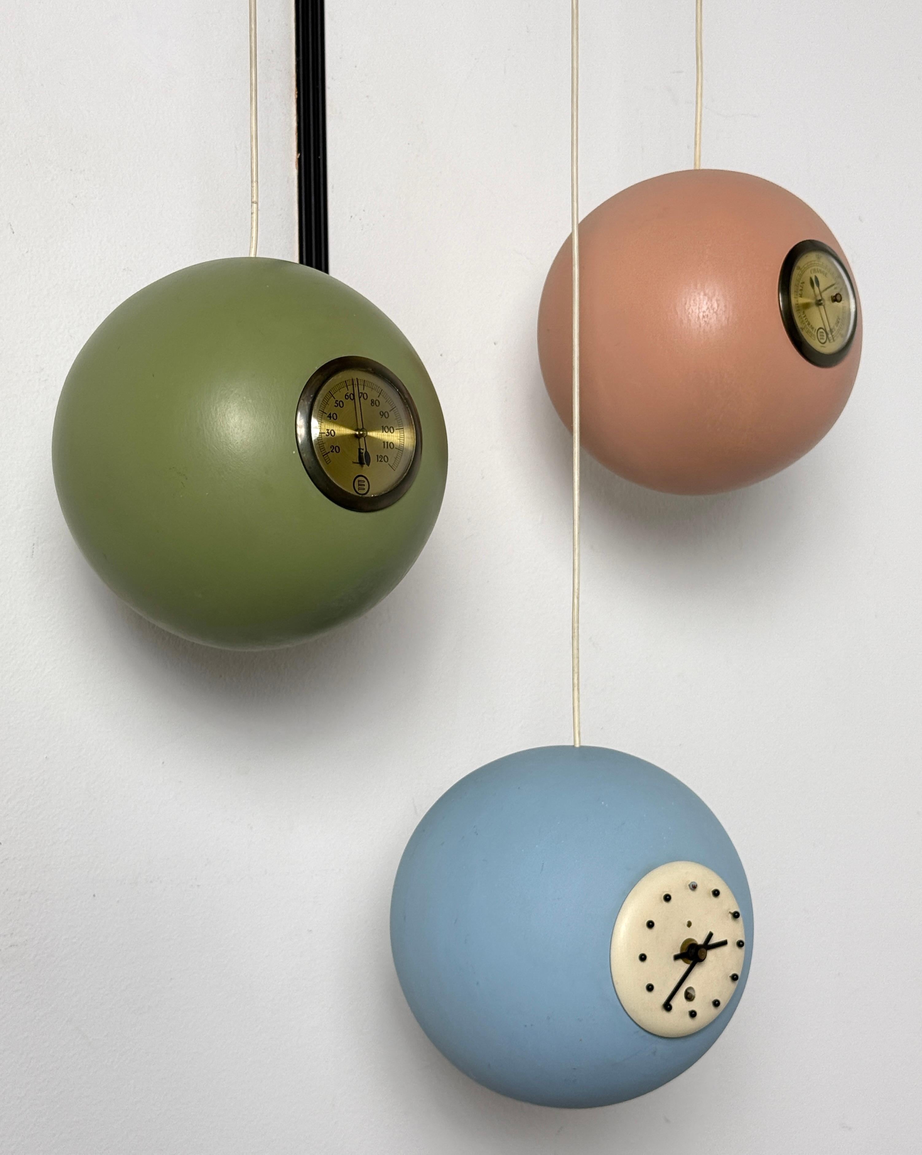 Rara stazione meteorologica atomica mobile da parete in ceramica di Peters Pepper in vendita 2