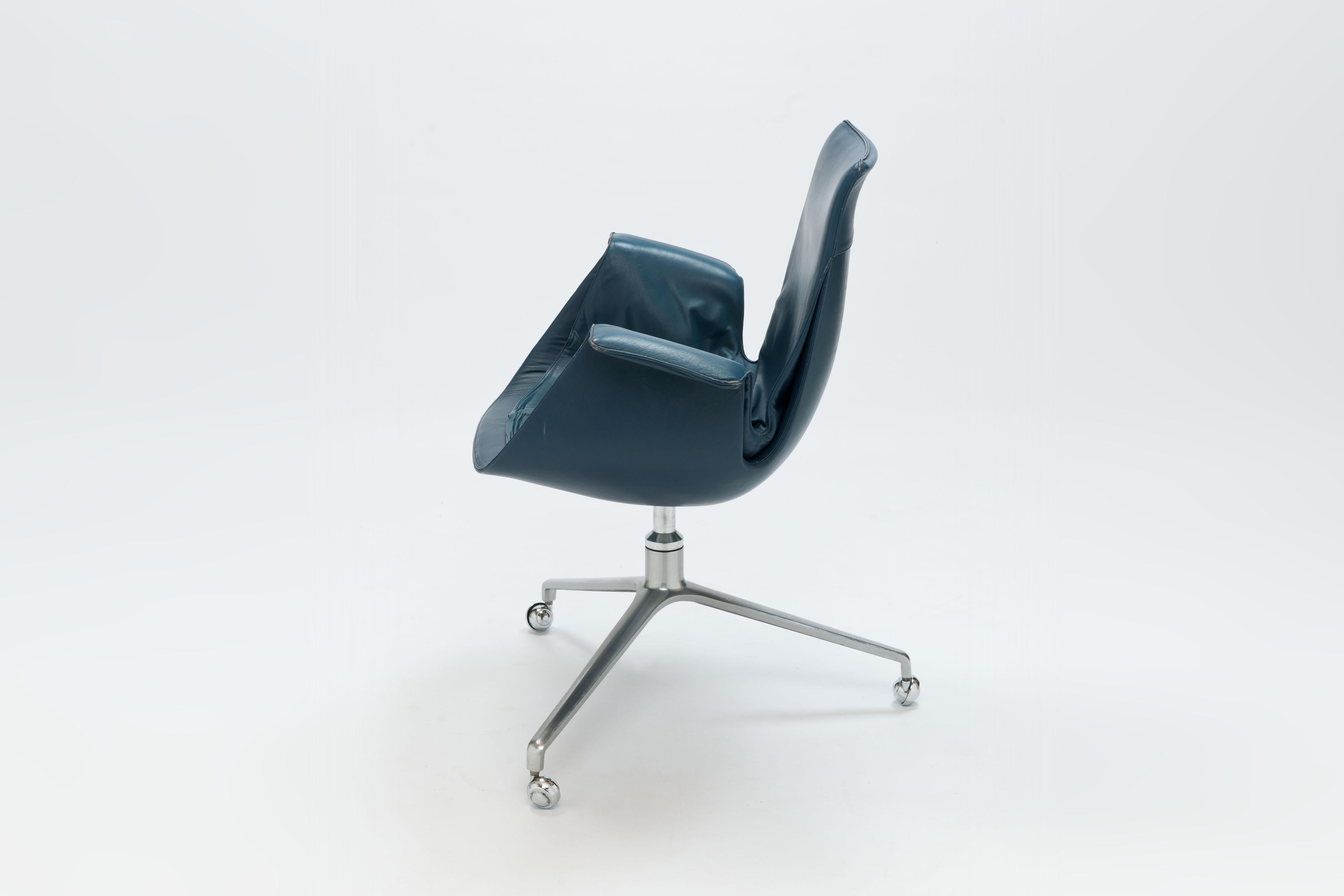  Tulip Bird Desk Chair by Jorgen Kastholm & Preben Fabricius (2 pcs. available)  In Good Condition In Utrecht, NL