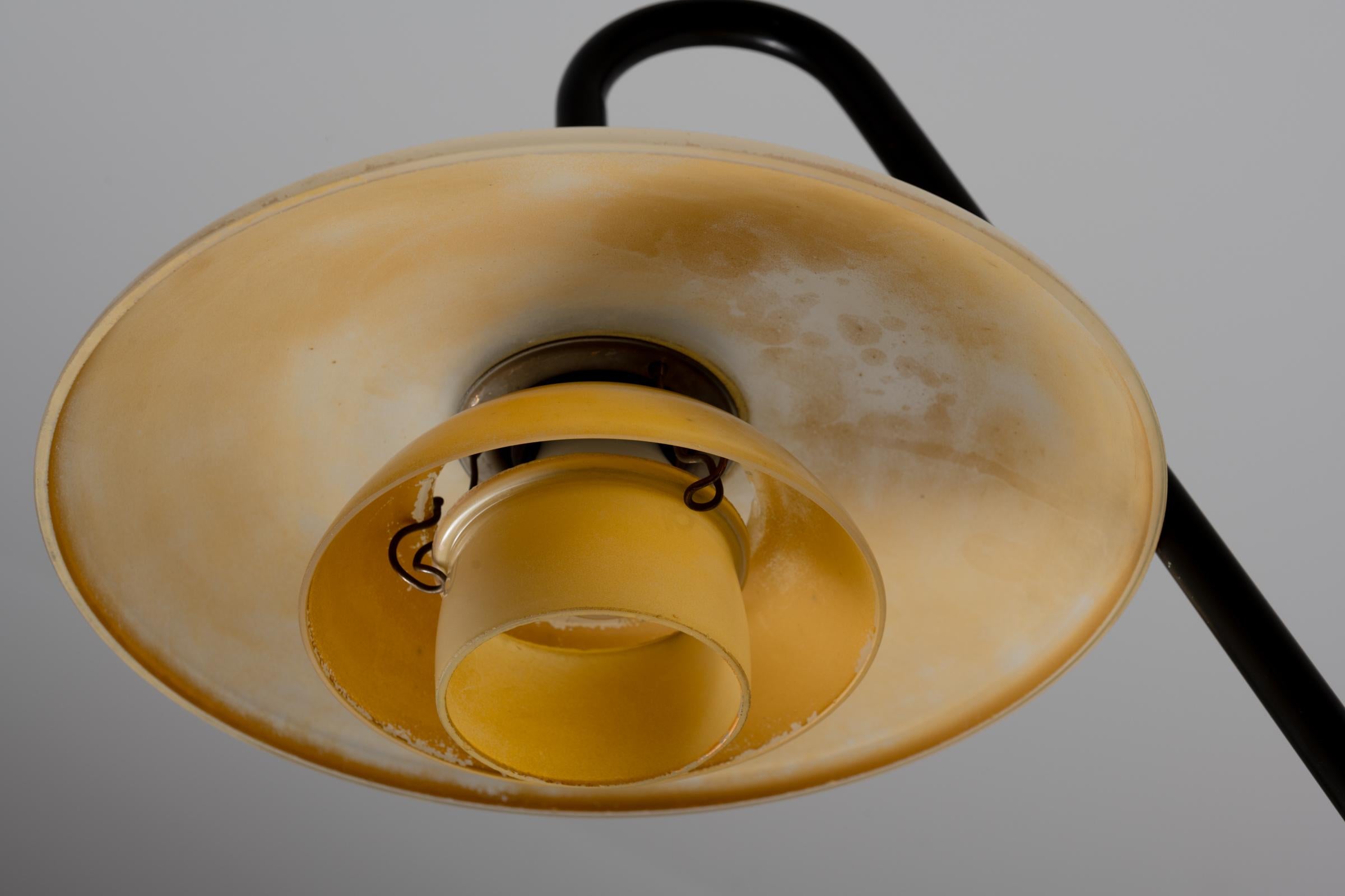 Milieu du XXe siècle Rare lampadaire PH 3/2 de Poul Henningsen en vente