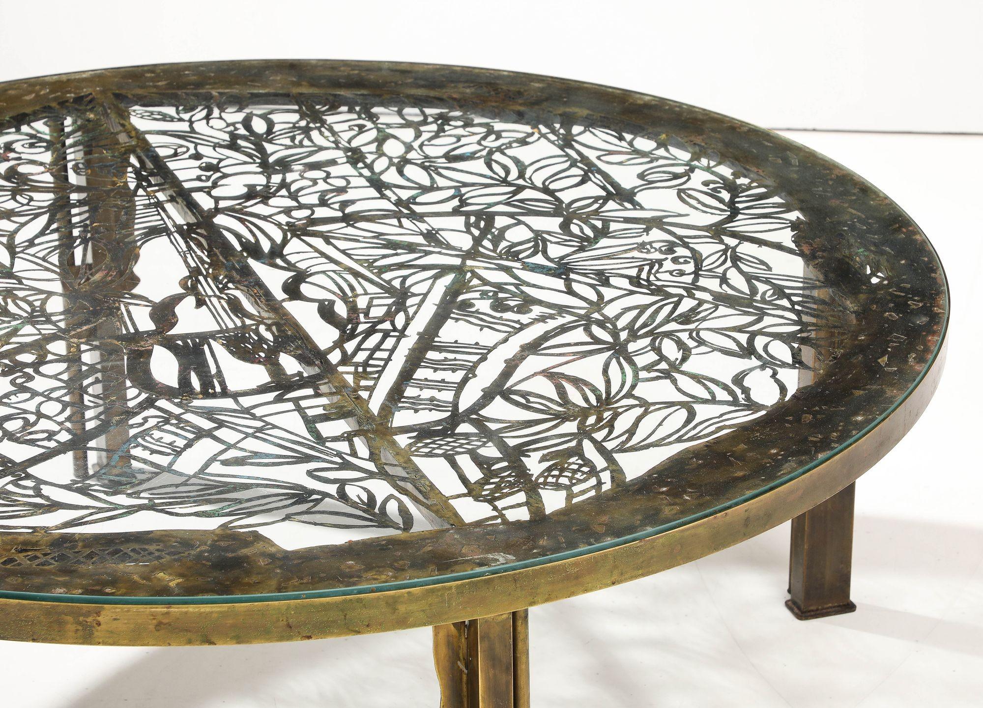 Une table basse 