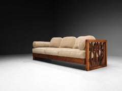 Seltenes Phillip Lloyd Powell Freistehendes Sofa in geschnitztem Nussbaum