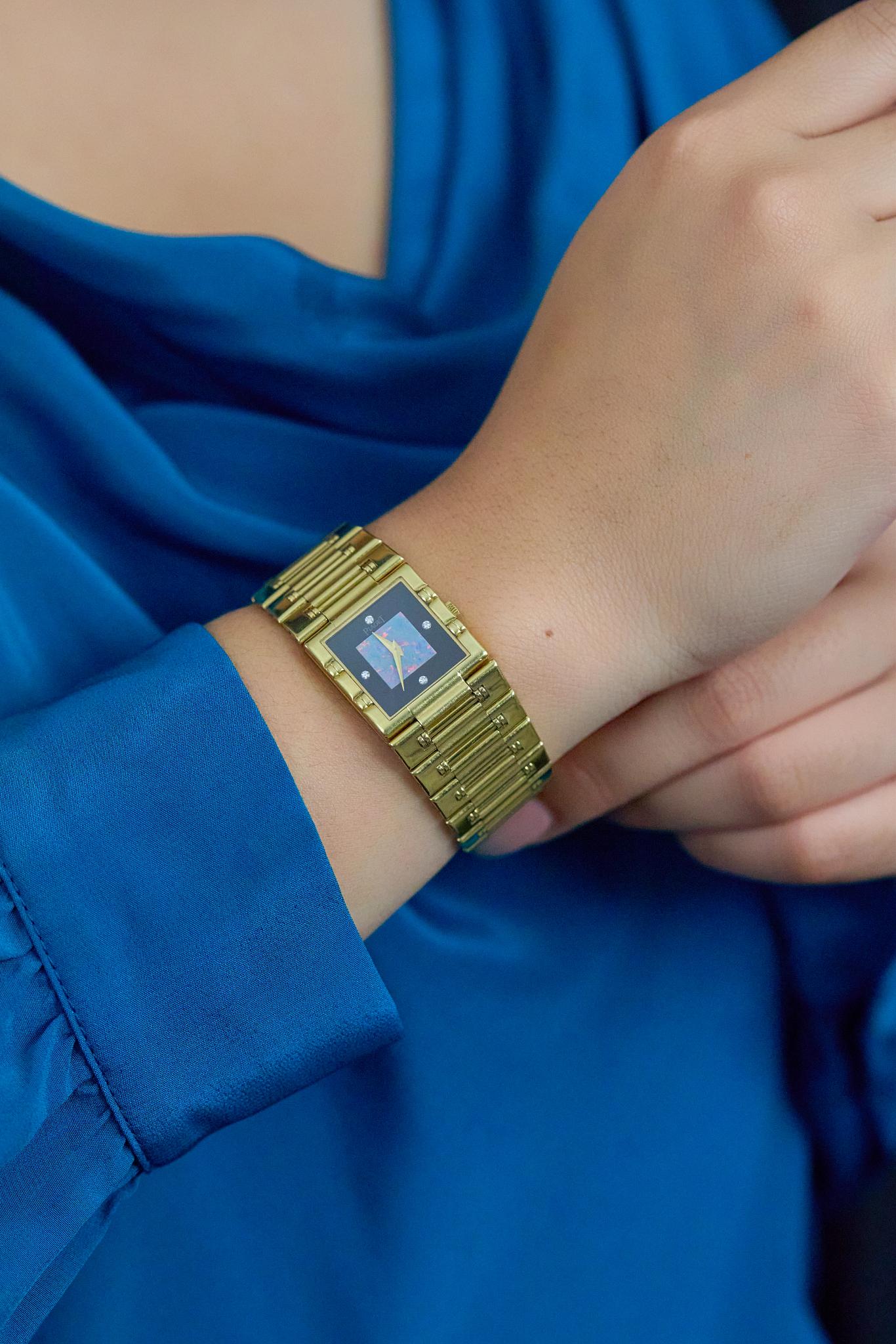 Seltene Piaget Dancer Opal und Onyx Unisex Uhr in 18K Gelbgold im Zustand „Gut“ im Angebot in New York, NY