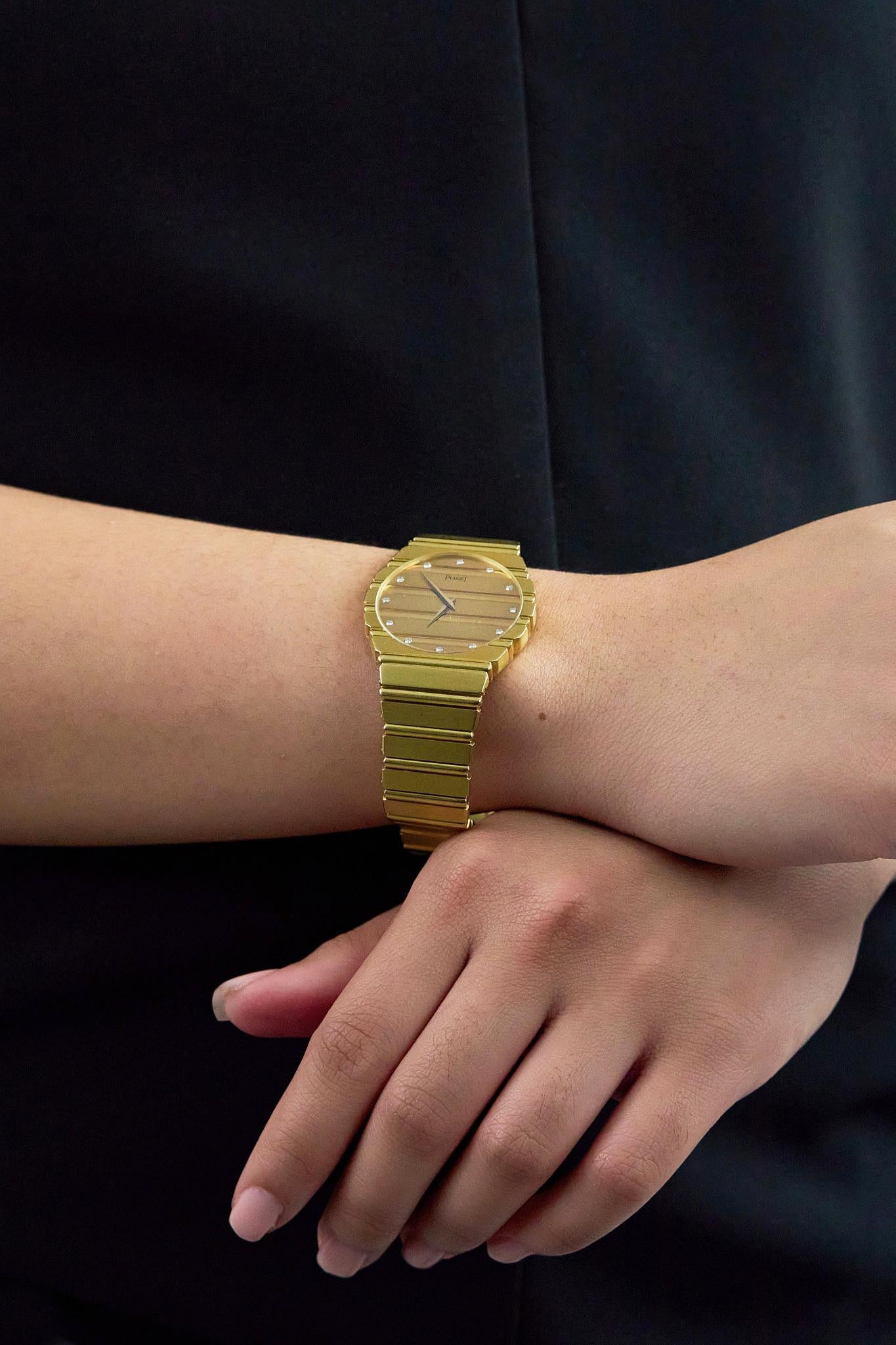 Seltene Piaget Polo Diamond Quartz Unisex Uhr in 18K Gelbgold im Zustand „Gut“ im Angebot in New York, NY