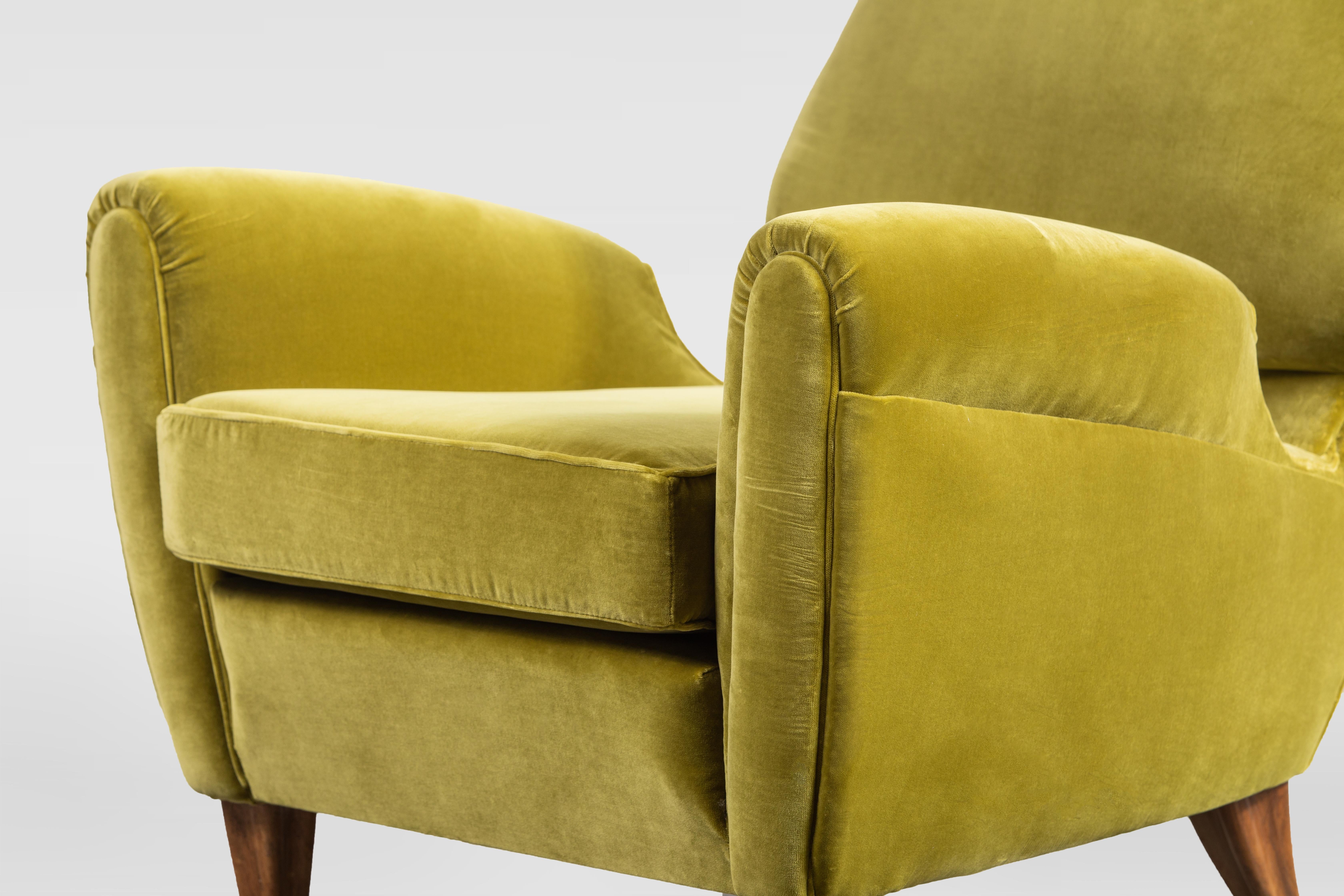 Rare Pierluigi Colli Lounge Chair, 1950s, in Lelievre Velvet In Good Condition For Sale In Torino, Piemonte