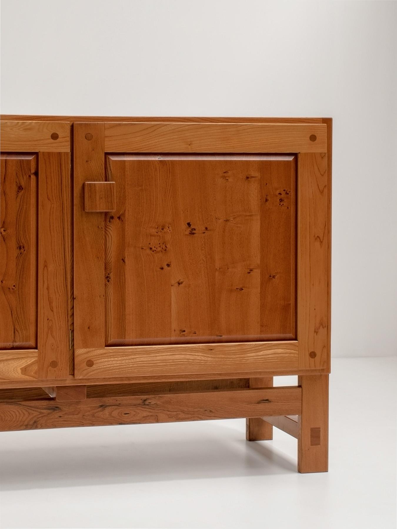 Rare Pierre Chapo R06B Sideboard in Solid Elm, 1960s In Good Condition In Antwerp, BE