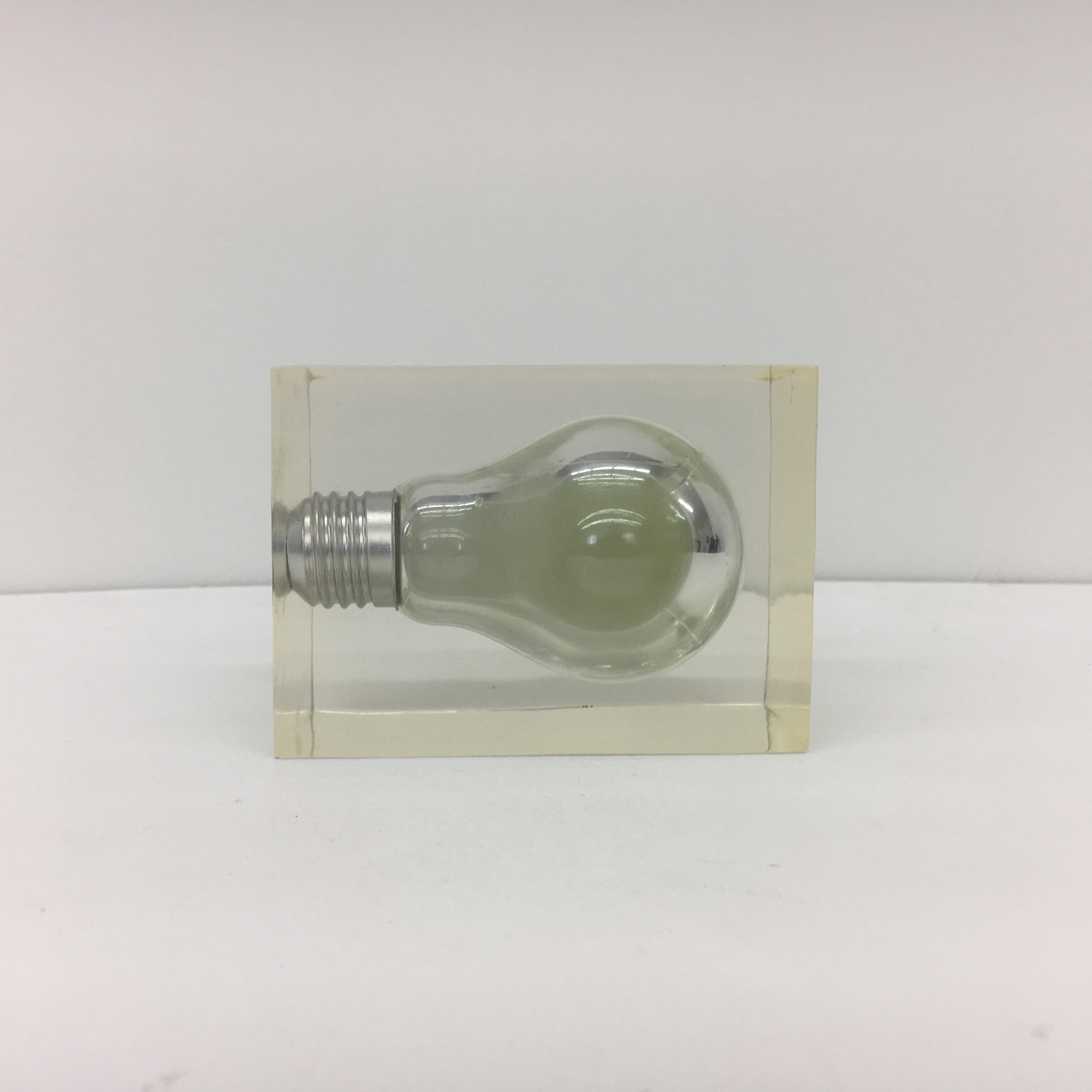 Rare presse-papier Pierre Giraudon Pop Art Lucite sculpture 1970's en vente 2