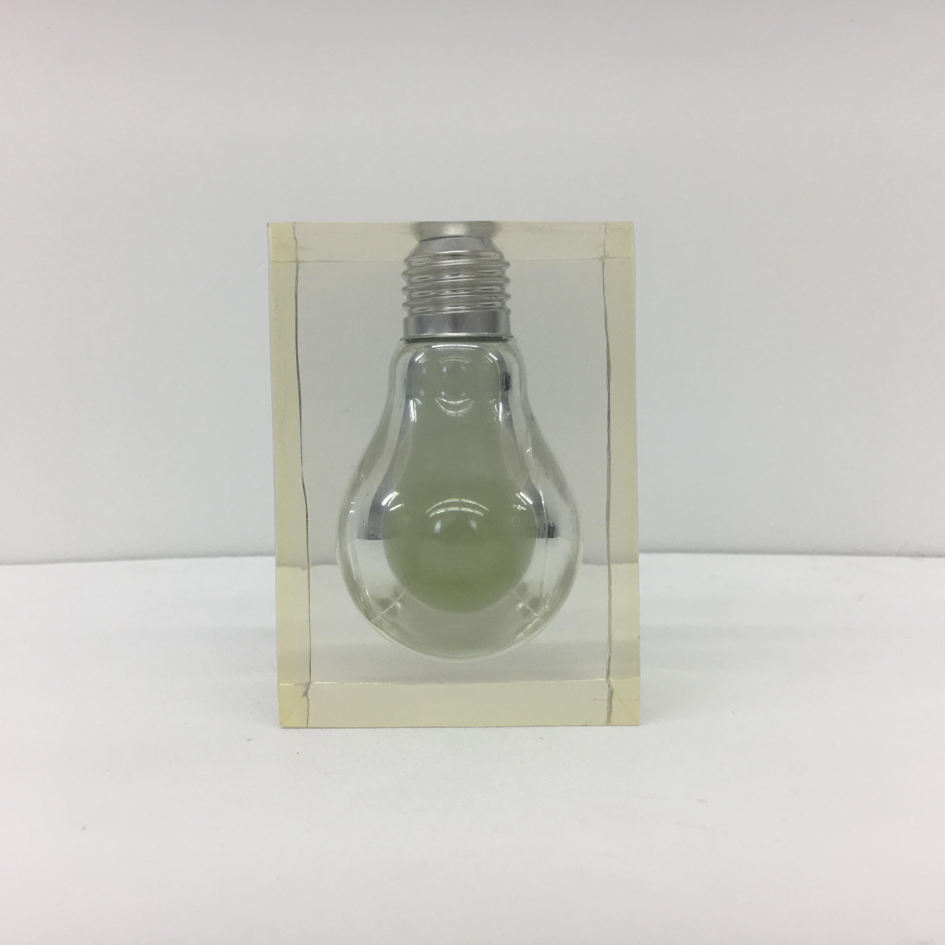 Rare presse-papier Pierre Giraudon Pop Art Lucite sculpture 1970's en vente 3