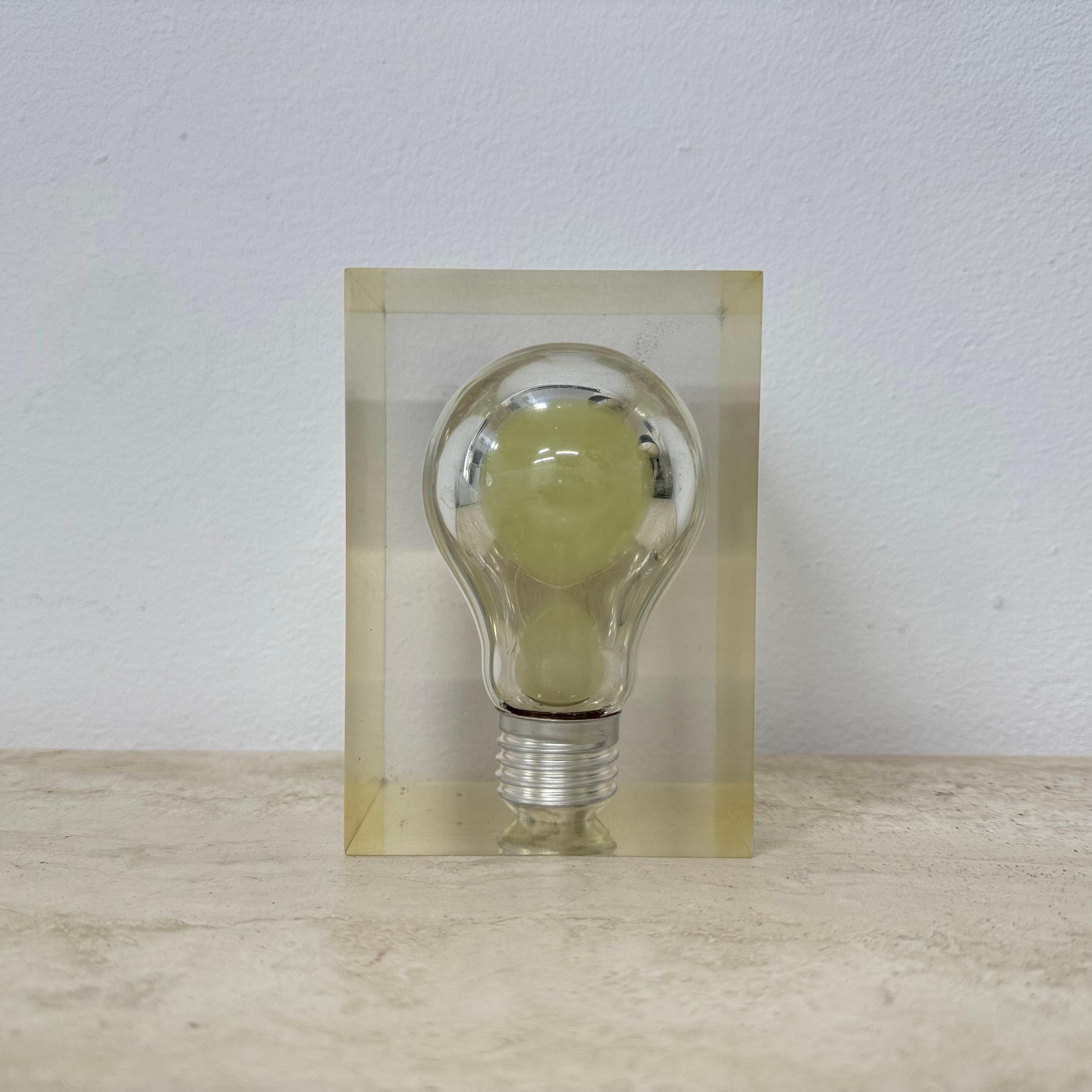 Seltene Pierre Giraudon Briefbeschwerer Pop Art Lucite Skulptur 1970er Jahre Glow in the Dar im Angebot 7