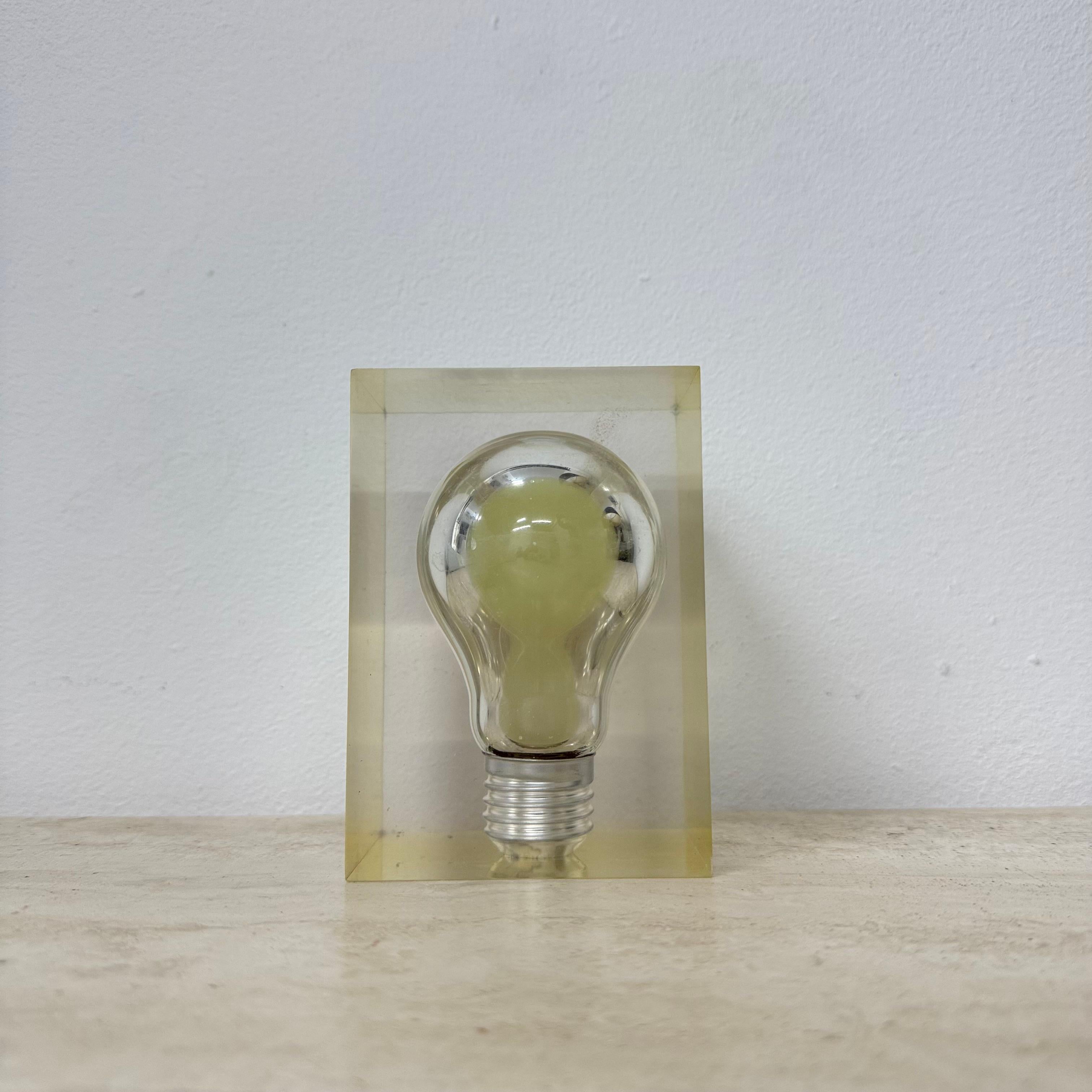 Seltene Pierre Giraudon Briefbeschwerer Pop Art Lucite Skulptur 1970er Jahre Glow in the Dar im Angebot 8