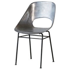Seltener Pierre Guariche Variant Tulpenstuhl aus Aluminiumguss, 1950er Jahre, Frankreich
