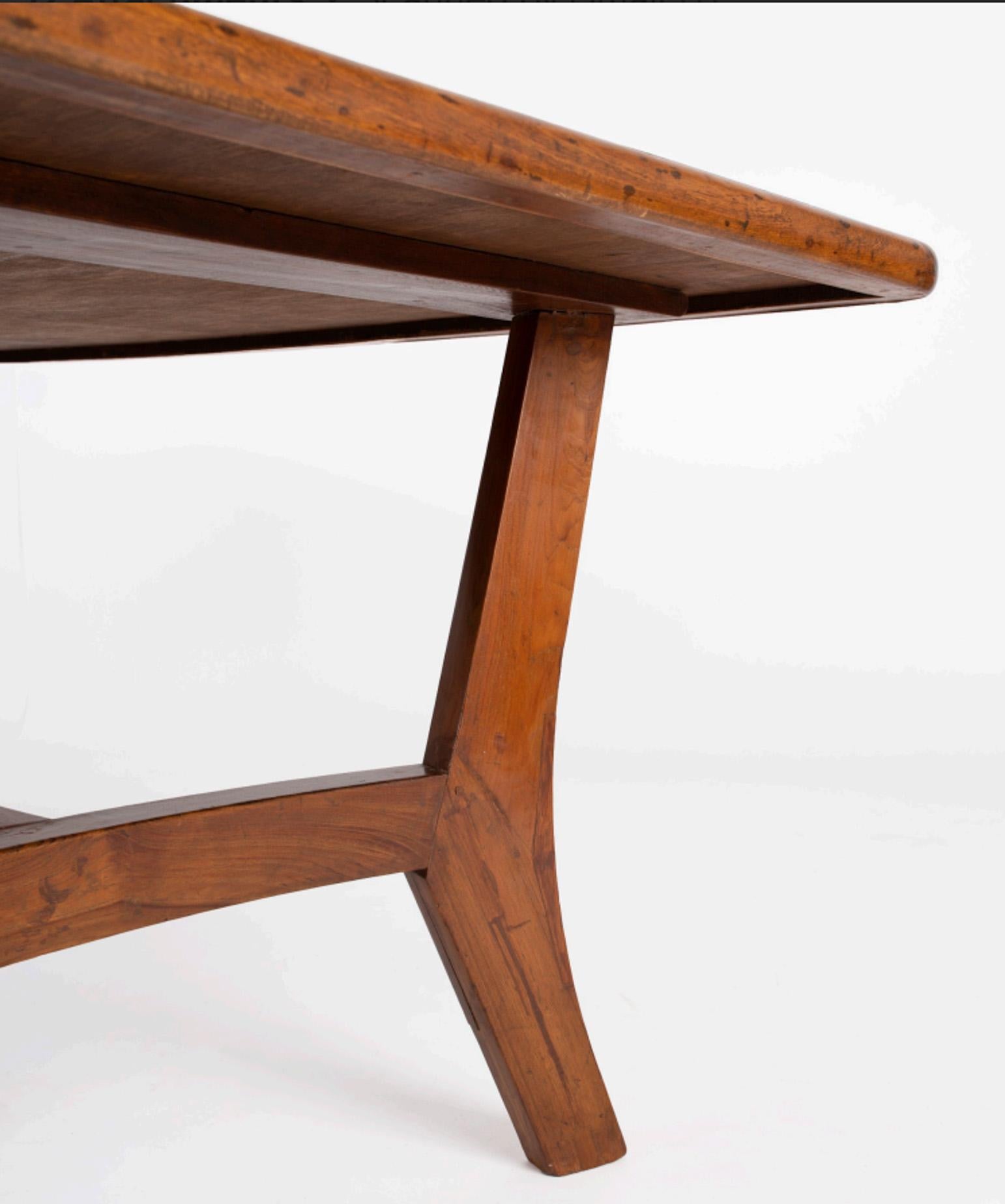 Teck Rare table Musée de Pierre Jeanneret en vente