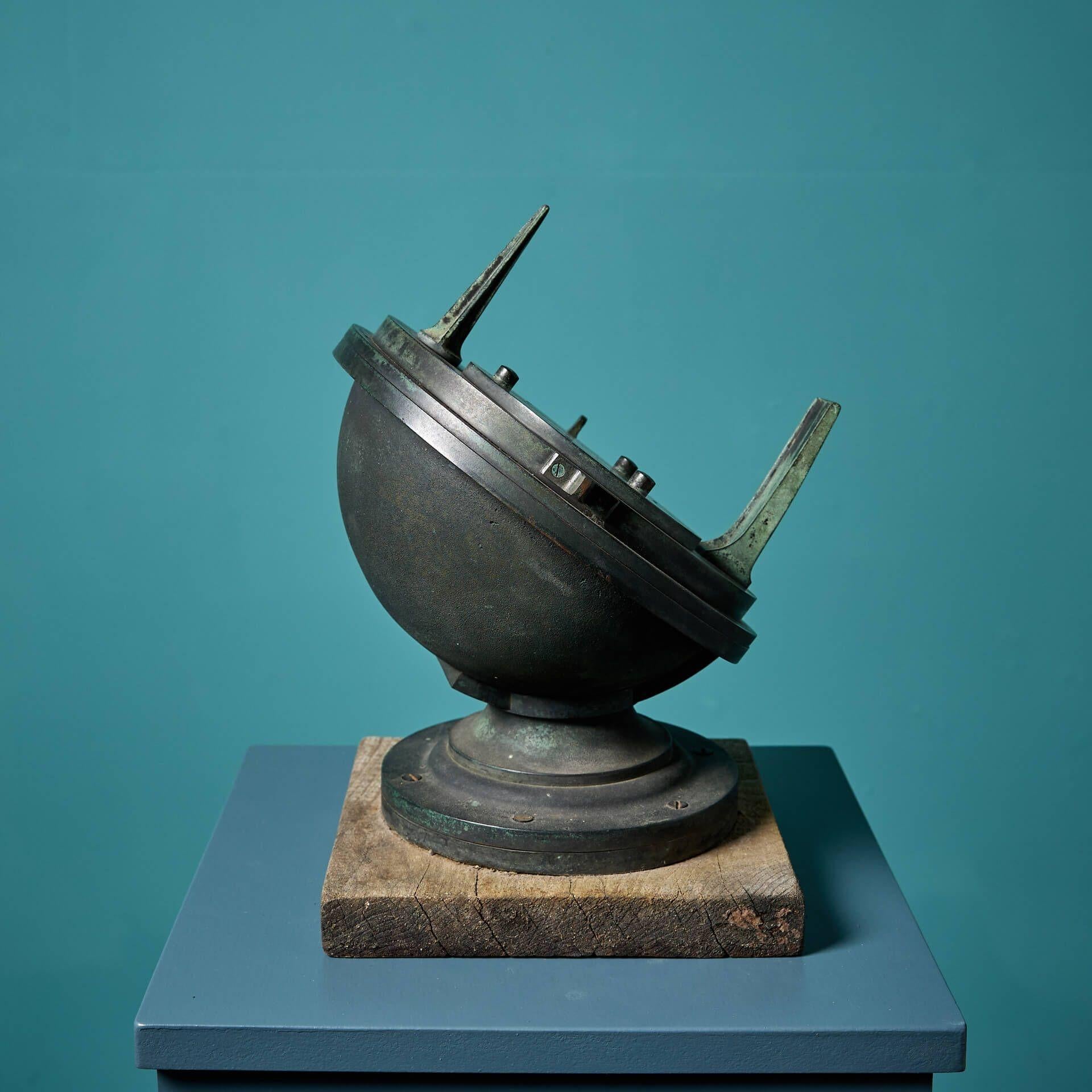 20ième siècle Rare Heliochronometer Sundial Pilkington & Gibbs Ltd en vente