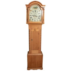 Seltene achttägige Kiefernholz-Standuhr mit einer Glocke von Isaac Lazarus