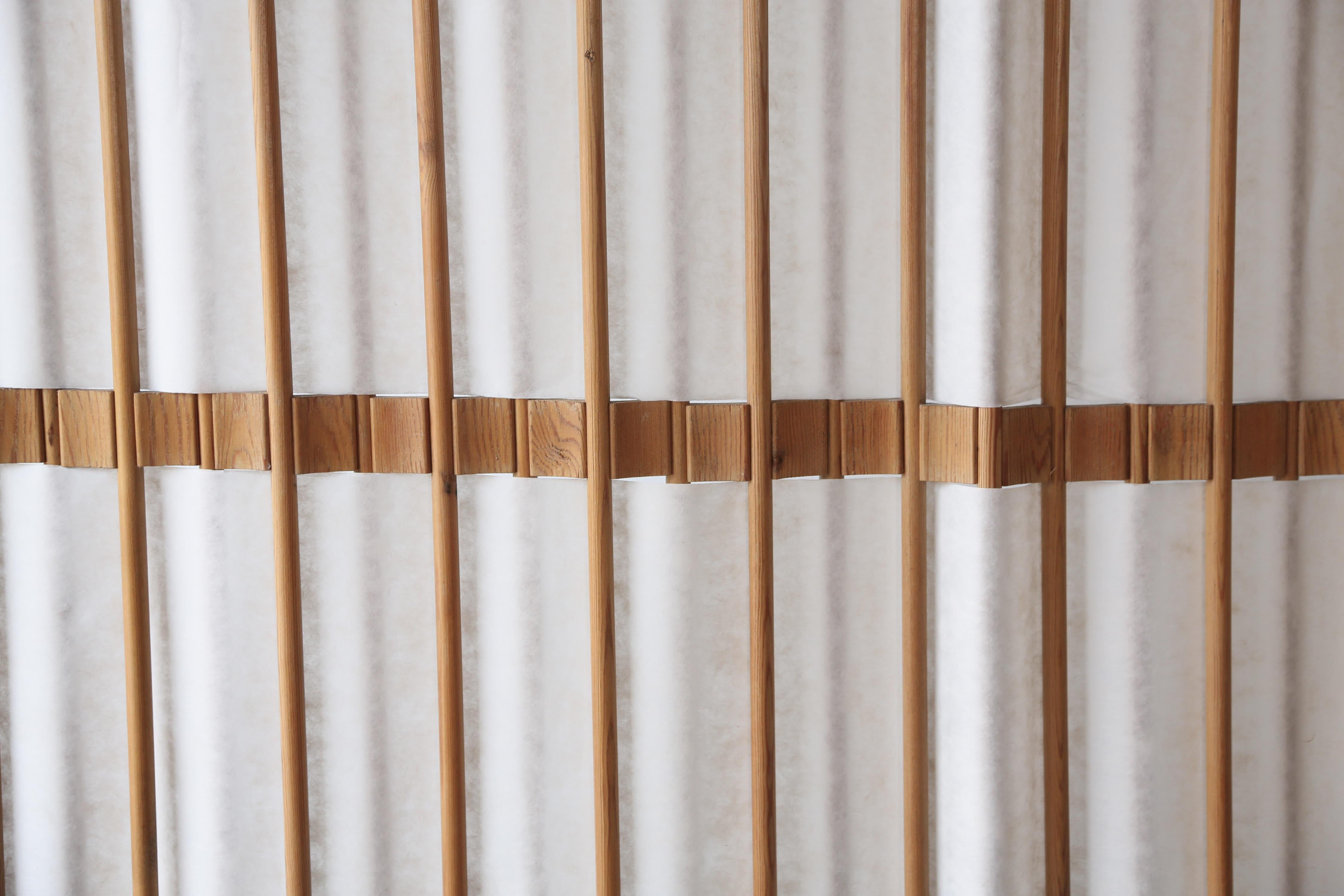 Mid-Century Modern Rare Pine Screen / Room Divider, Sweden, 1960s/70s For Sale