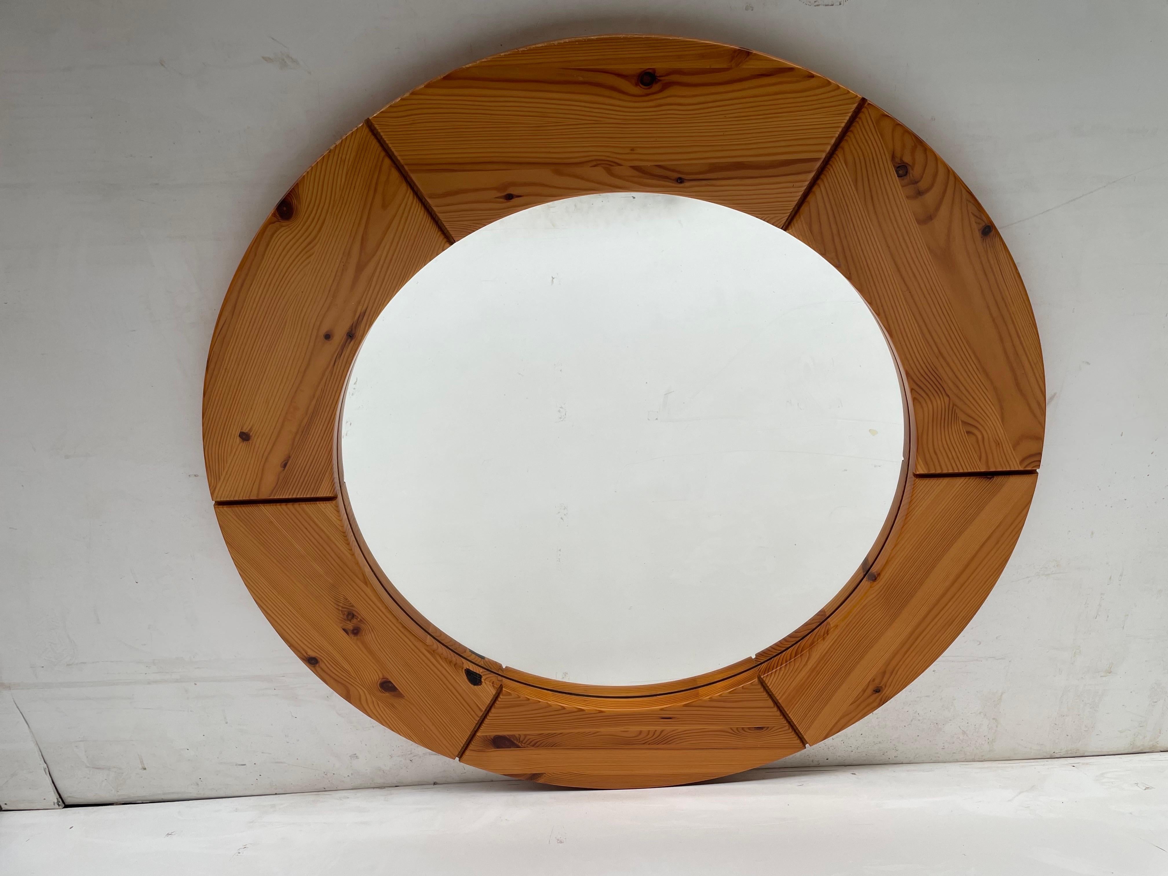 Milieu du XXe siècle Rare miroir mural en pin de Glasmäster Markaryd, Suède, années 1960 en vente