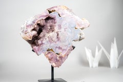 Rare géode d'améthyste rose avec druzy rose et violet étincelant
