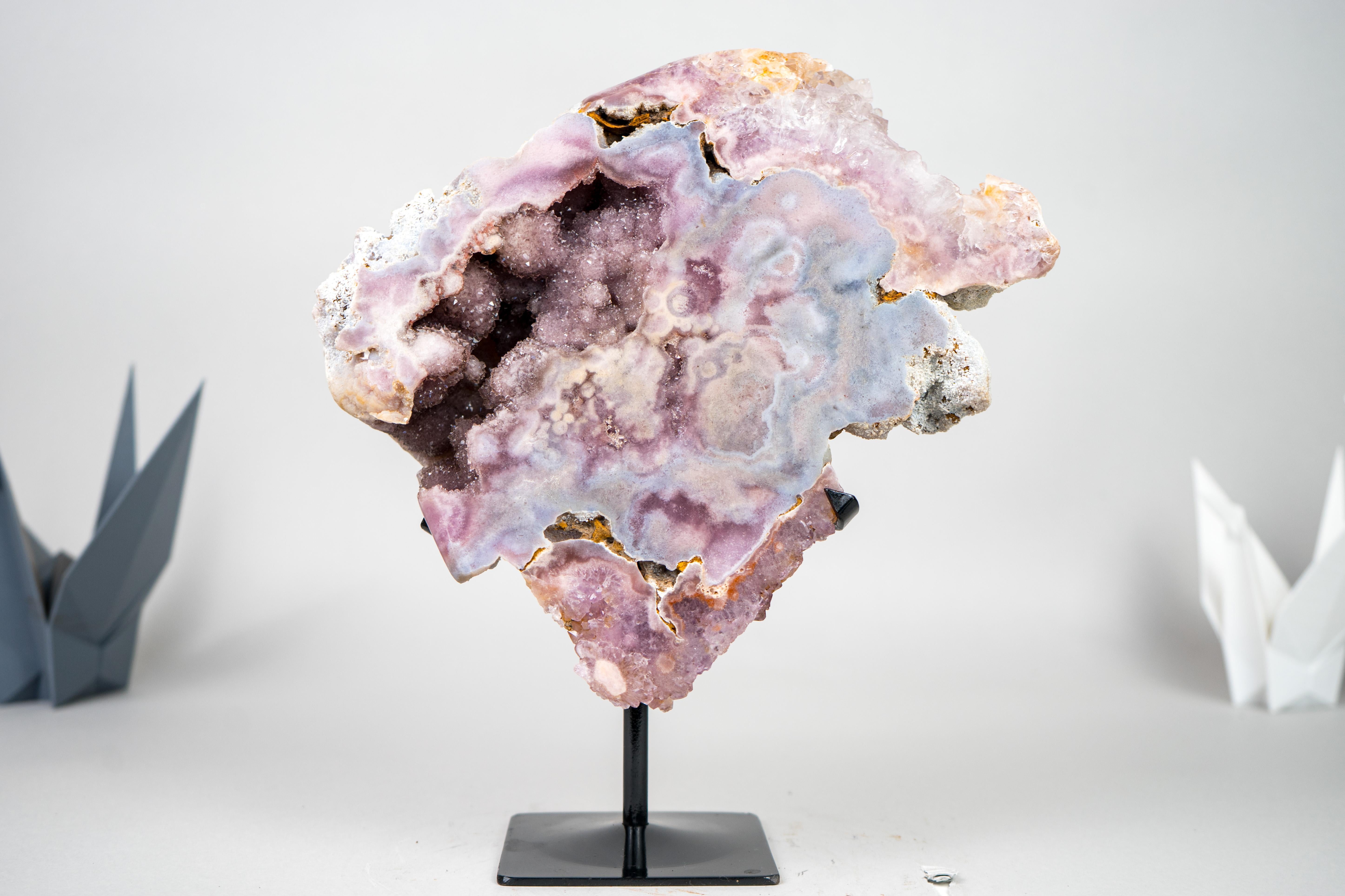 Rare Pink Amethyst Geode with Sparkling Purple and Pink Druzy In New Condition For Sale In Ametista Do Sul, BR