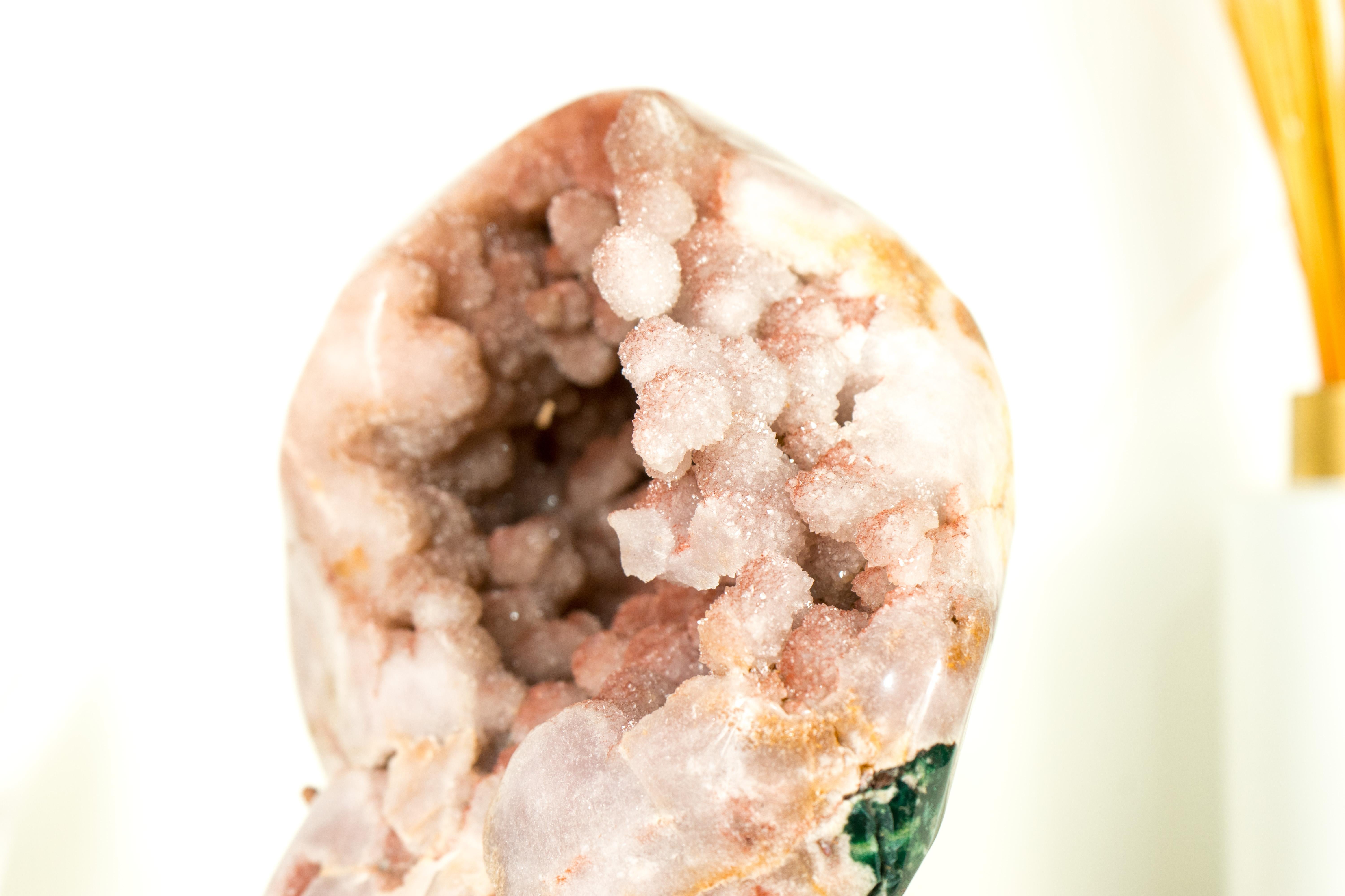 XXI secolo e contemporaneo Raro geode di ametista rosa con druzy di ametista, scultura di cristallo in vendita