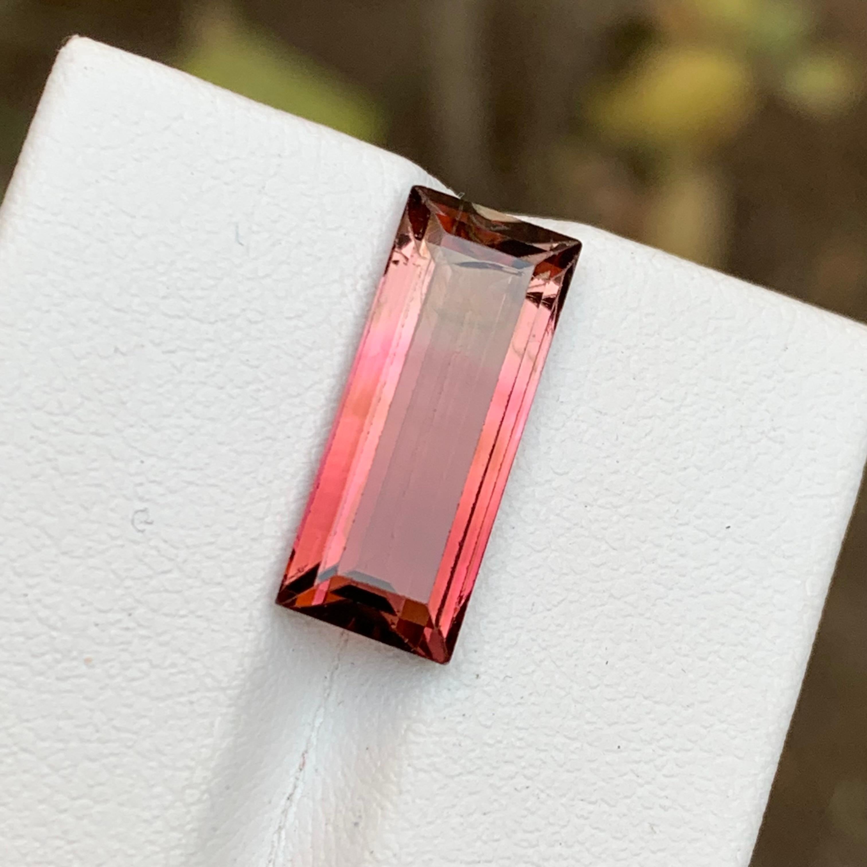 Rare Pink Bicolor Tourmaline Gemstone, 6.40 Carat Baguette Cut for Ring/Pendant  For Sale 5