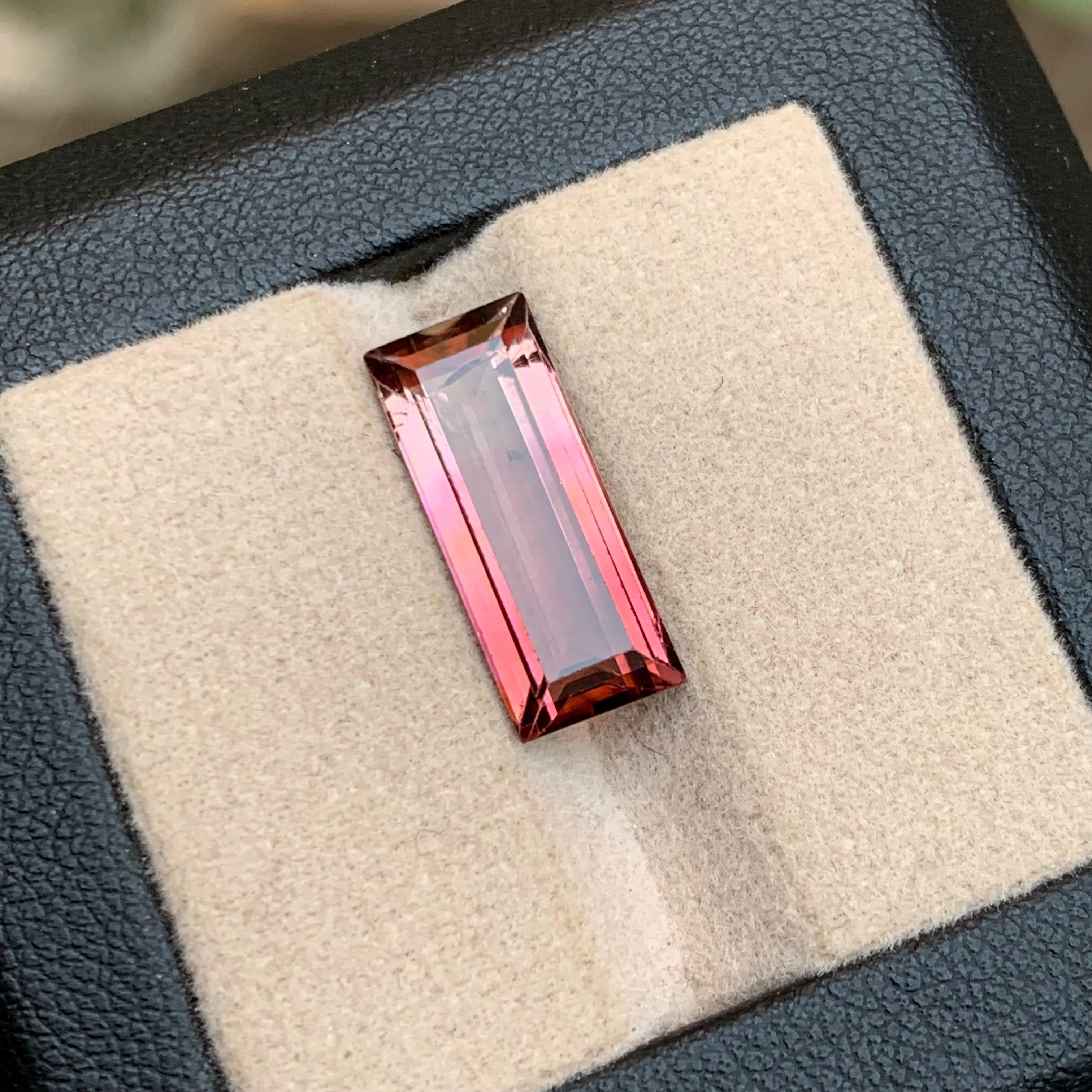 Rare Pink Bicolor Tourmaline Gemstone, 6.40 Carat Baguette Cut for Ring/Pendant  For Sale 3