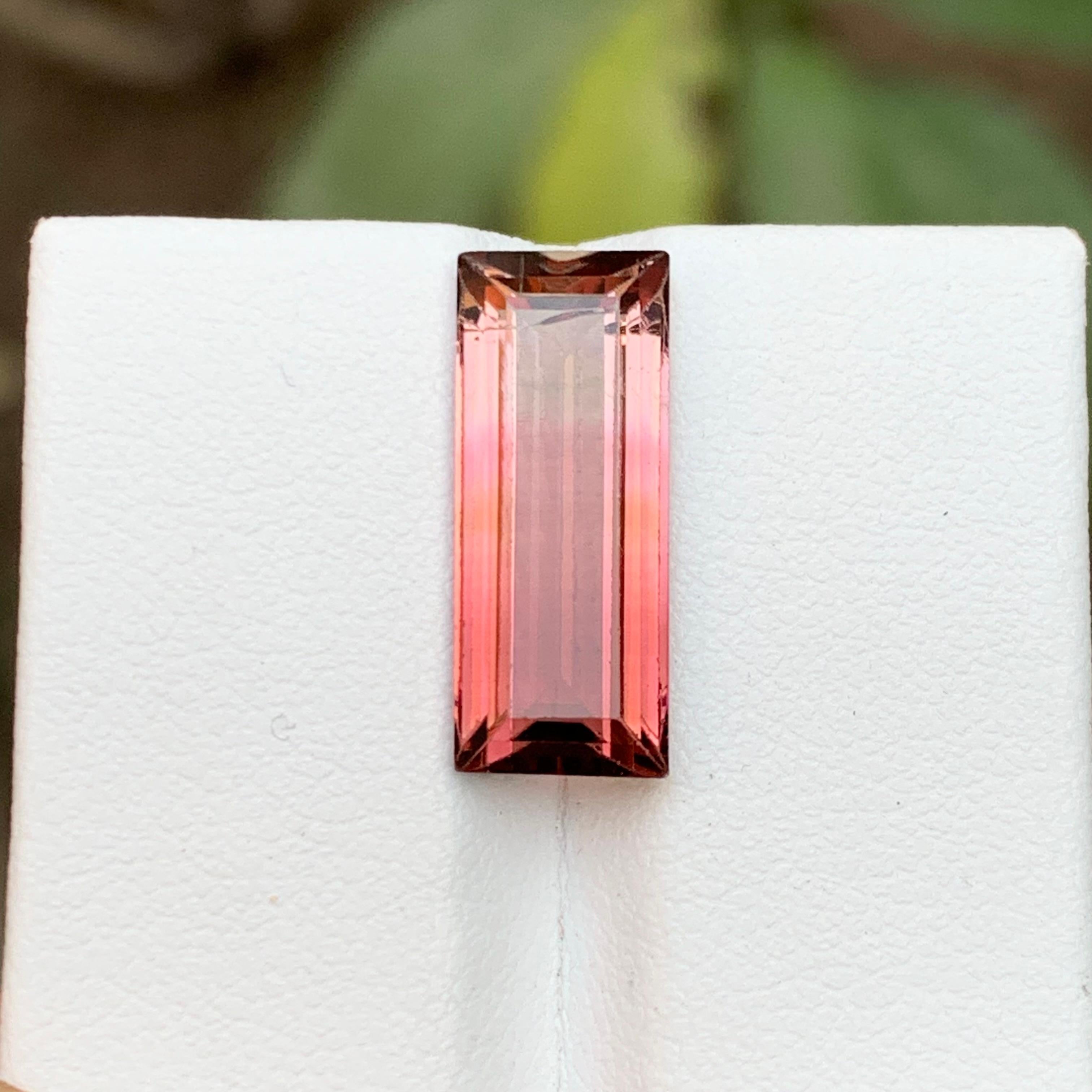 Rare Pink Bicolor Tourmaline Gemstone, 6.40 Carat Baguette Cut for Ring/Pendant  For Sale 4