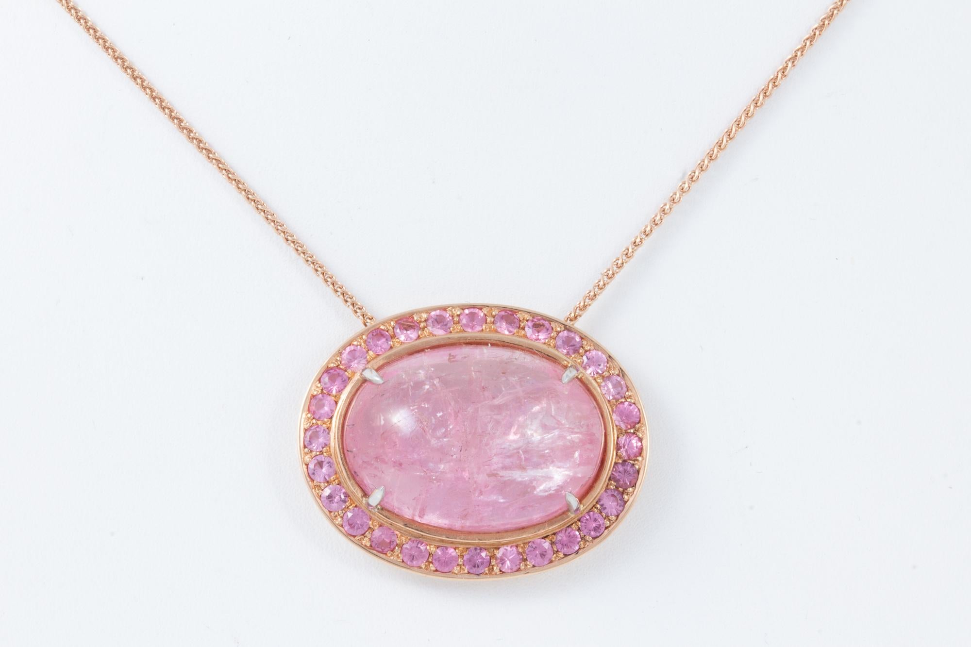 Rare Pink Fancy Tanzanite Cabochon Necklace in 18 kt Rose Gold For Sale 3