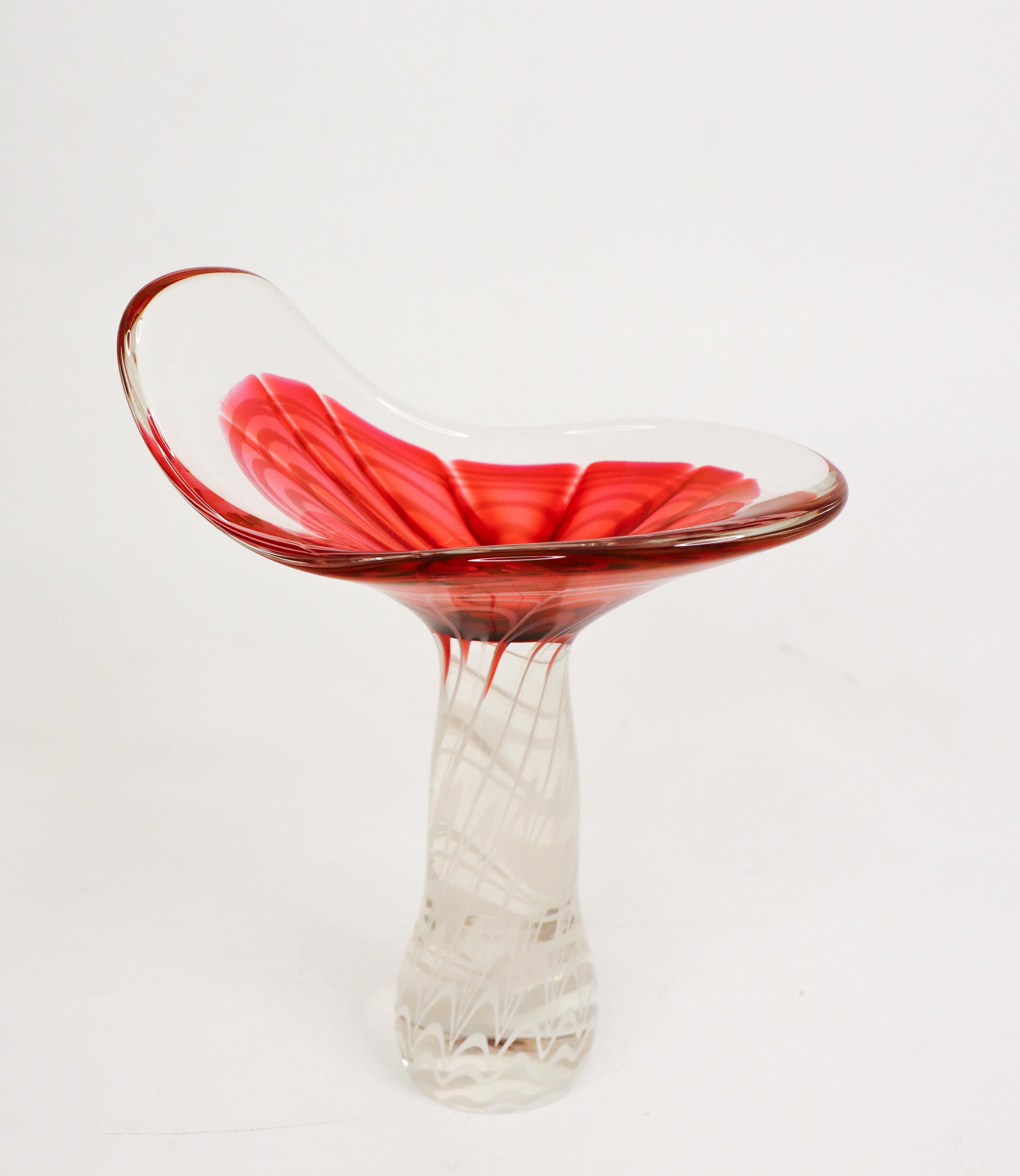 Seltene rosa Glasskulptur / Schale, Flygsfors Paul Kedelv Mid-Century Modern (Deutsch) im Angebot