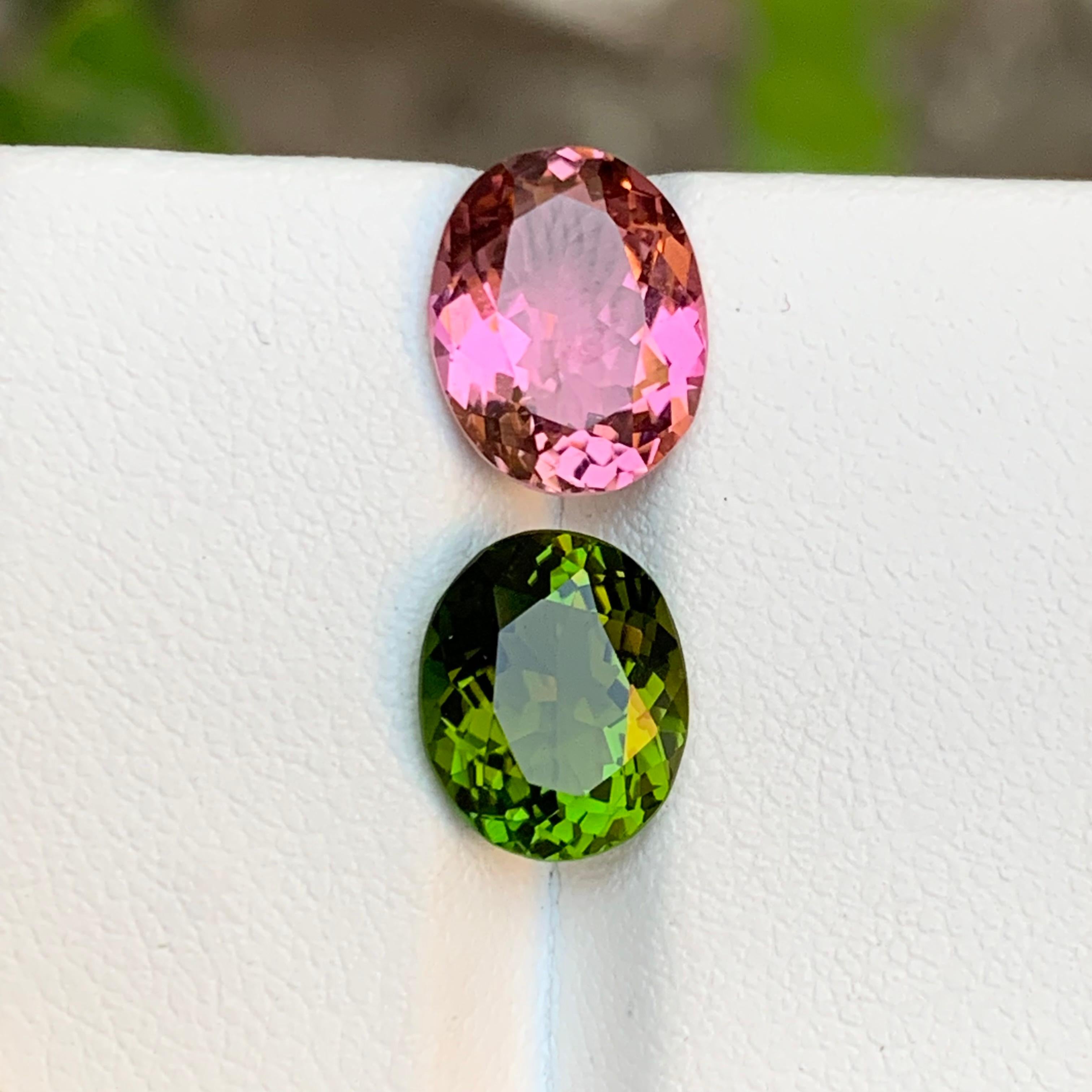 Raras gemas de turmalina natural rosa y verde de 5,25 ct cojín oval para joyería Contemporáneo en venta