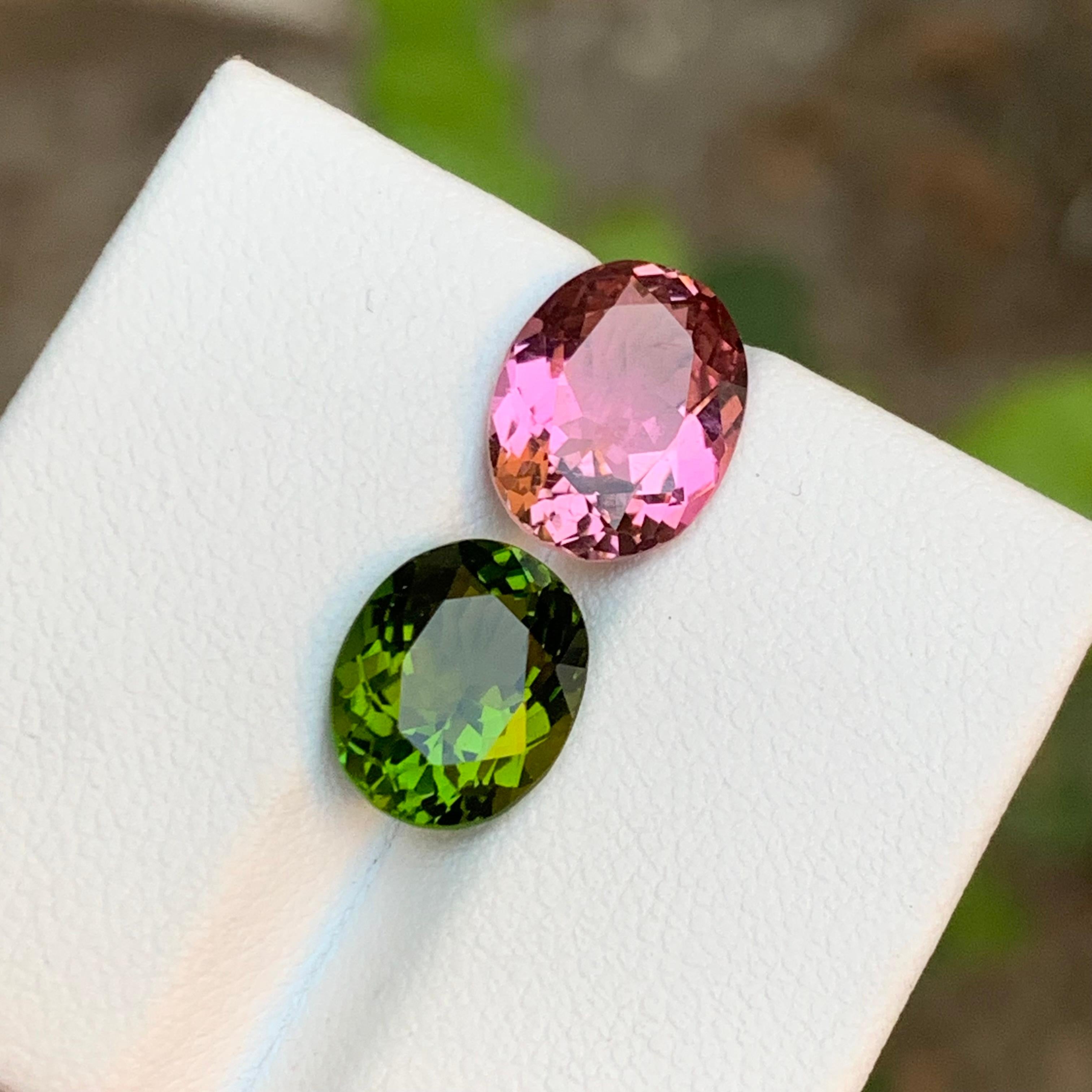 Raras gemas de turmalina natural rosa y verde de 5,25 ct cojín oval para joyería en venta 1