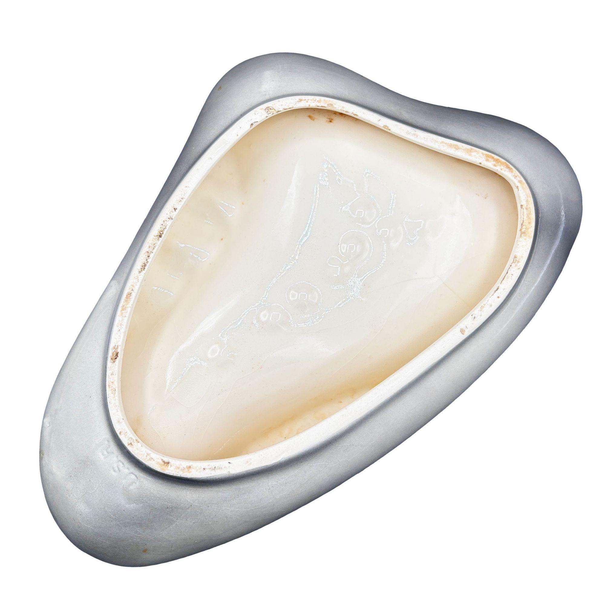Seltene Rosa Mitte des Jahrhunderts Biomorphic Modernist Clam Shell Keramik Aschenbecher im Zustand „Hervorragend“ im Angebot in Van Nuys, CA