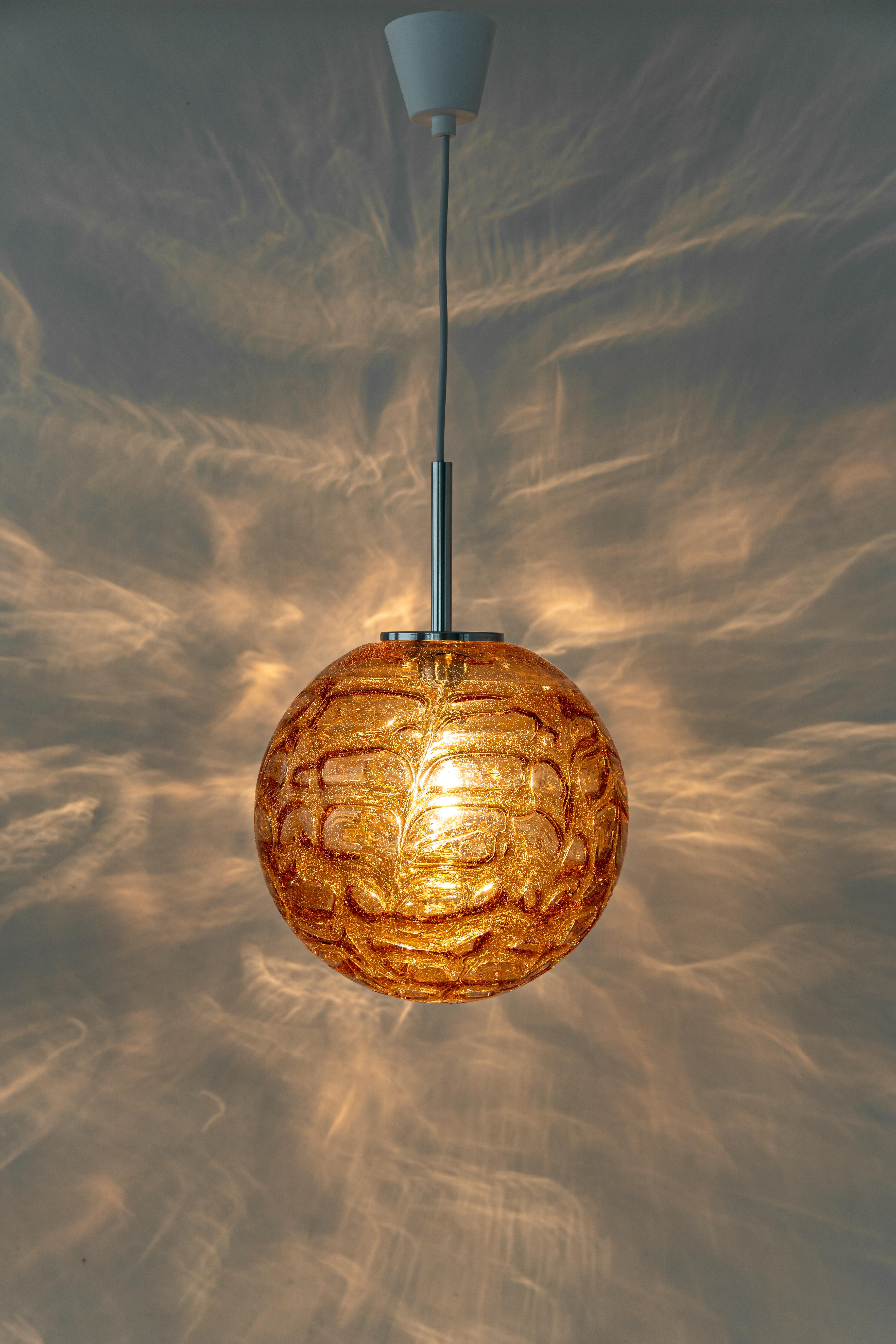 1 of 2 Rare Pink Murano Ball Pendant Light by Doria, Germany, 1970s In Good Condition For Sale In Aachen, NRW