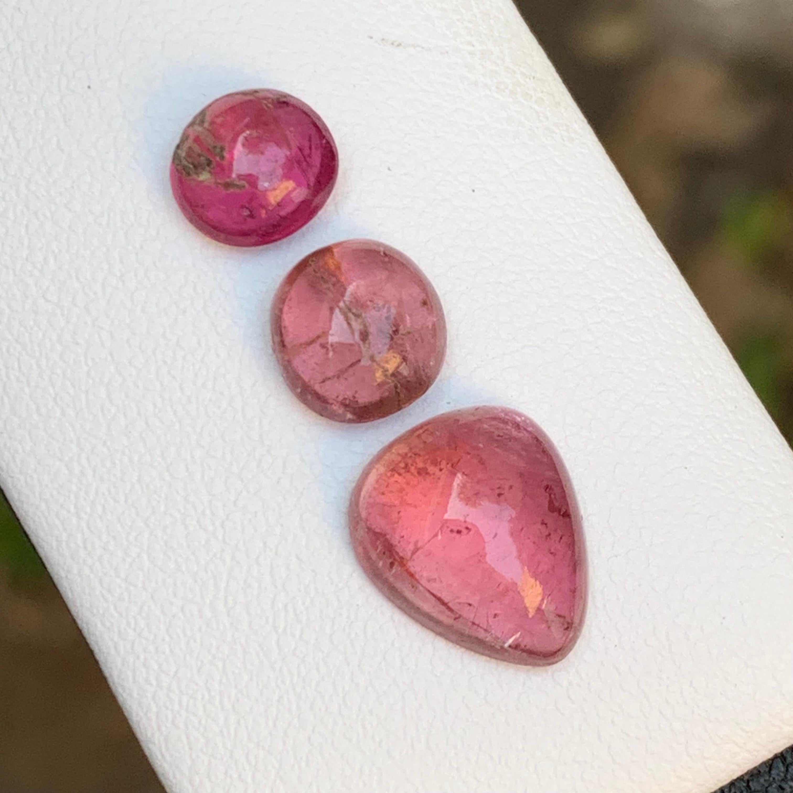 Seltene rosa natürliche Turmalin-Cabochons, 8,10 Karat birnenförmige und runde Form für Schmuck für Damen oder Herren