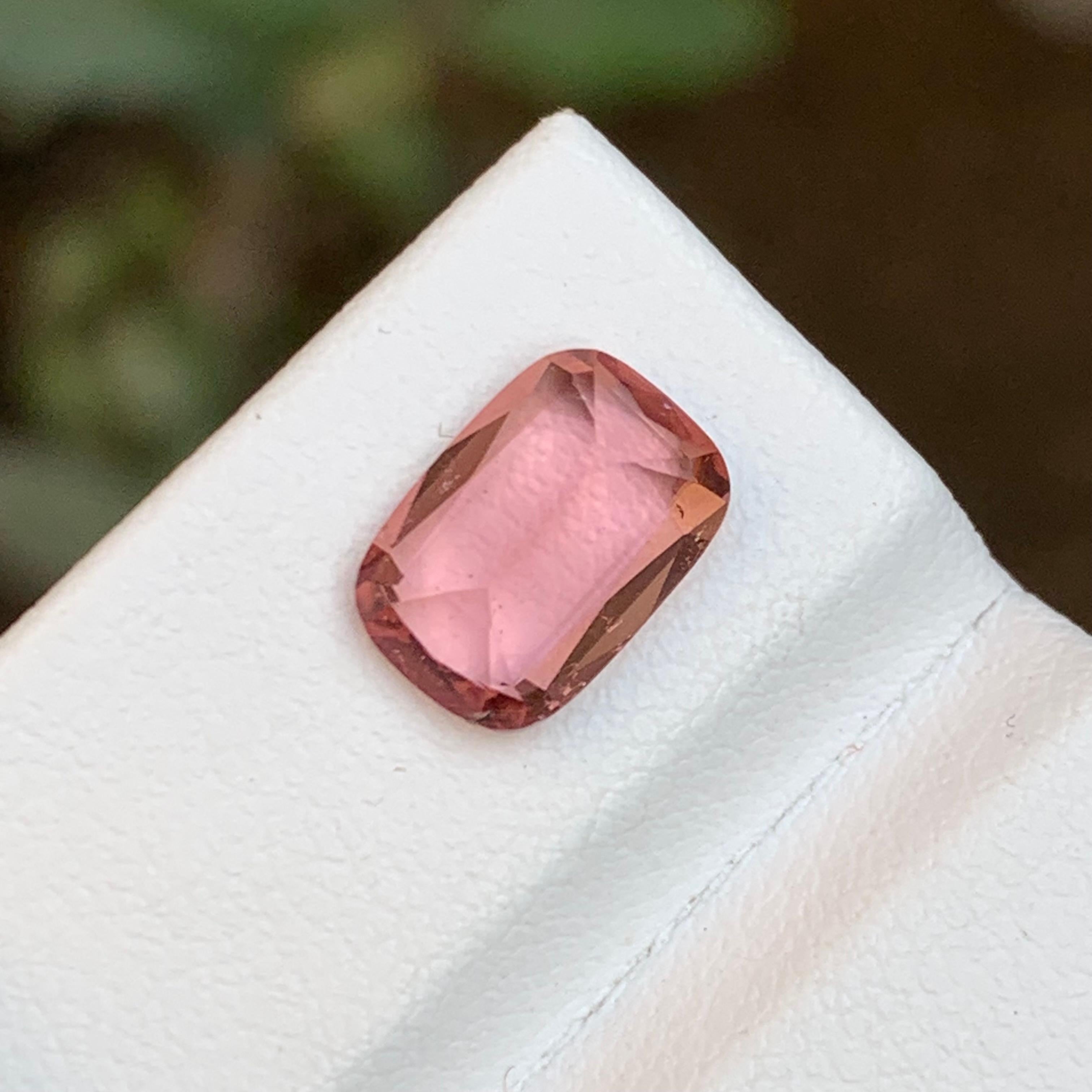 Rare Pink Natural Tourmaline Loose Gemstone, 2.30 Ct Cushion Cut Ideal for Ring In New Condition For Sale In Peshawar, PK