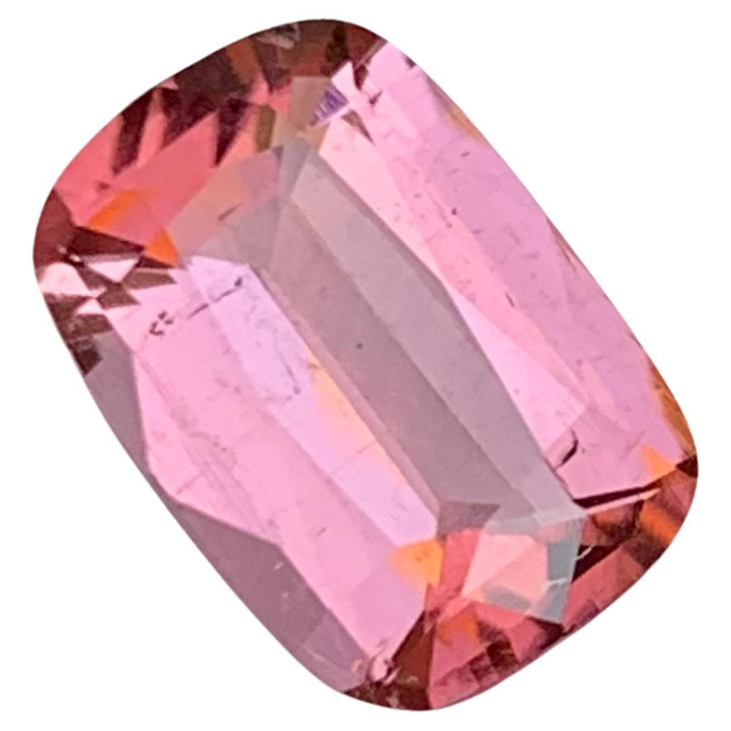 Tourmaline naturelle rose rare, pierre non sertie de 2,30 carats, taille coussin idéale pour bague en vente