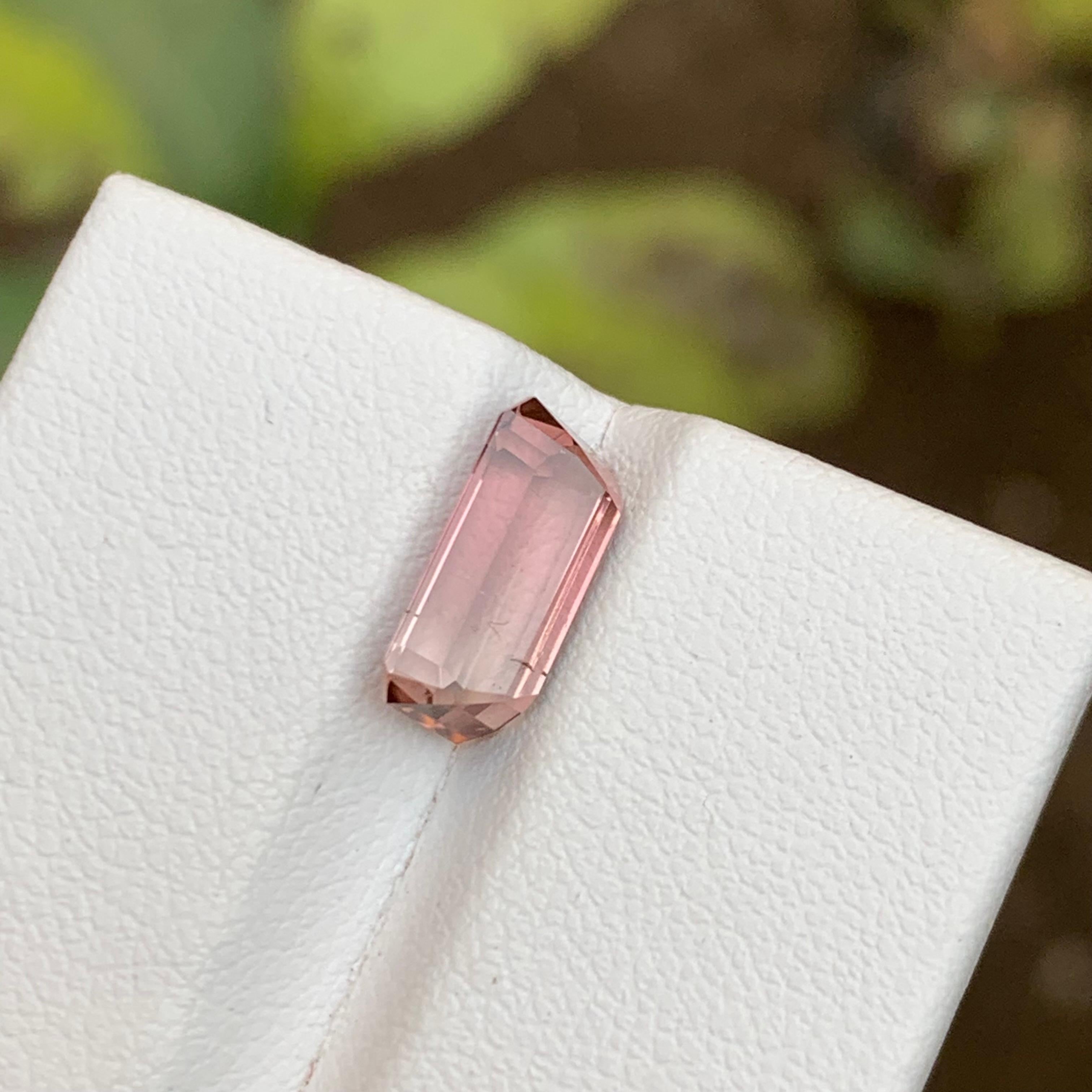 Rare Pink Natural Tourmaline Loose Gemstone 2.45 Ct Emerald Cut for Ring/Pendant For Sale 4