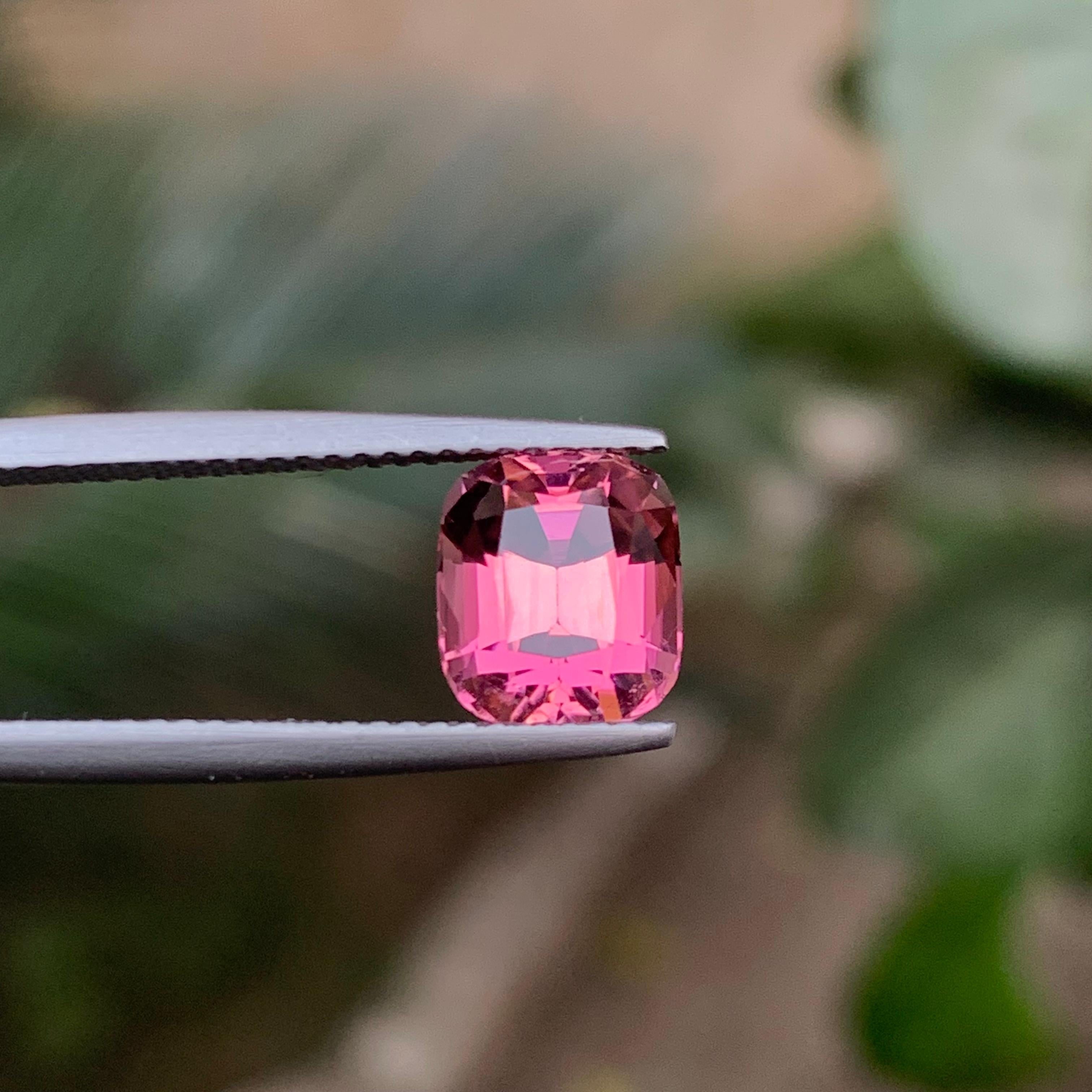 Rare Pink Natural  Tourmaline Ring Loose Gemstone 2.70Ct Cushion Cut for Jewelry For Sale 3