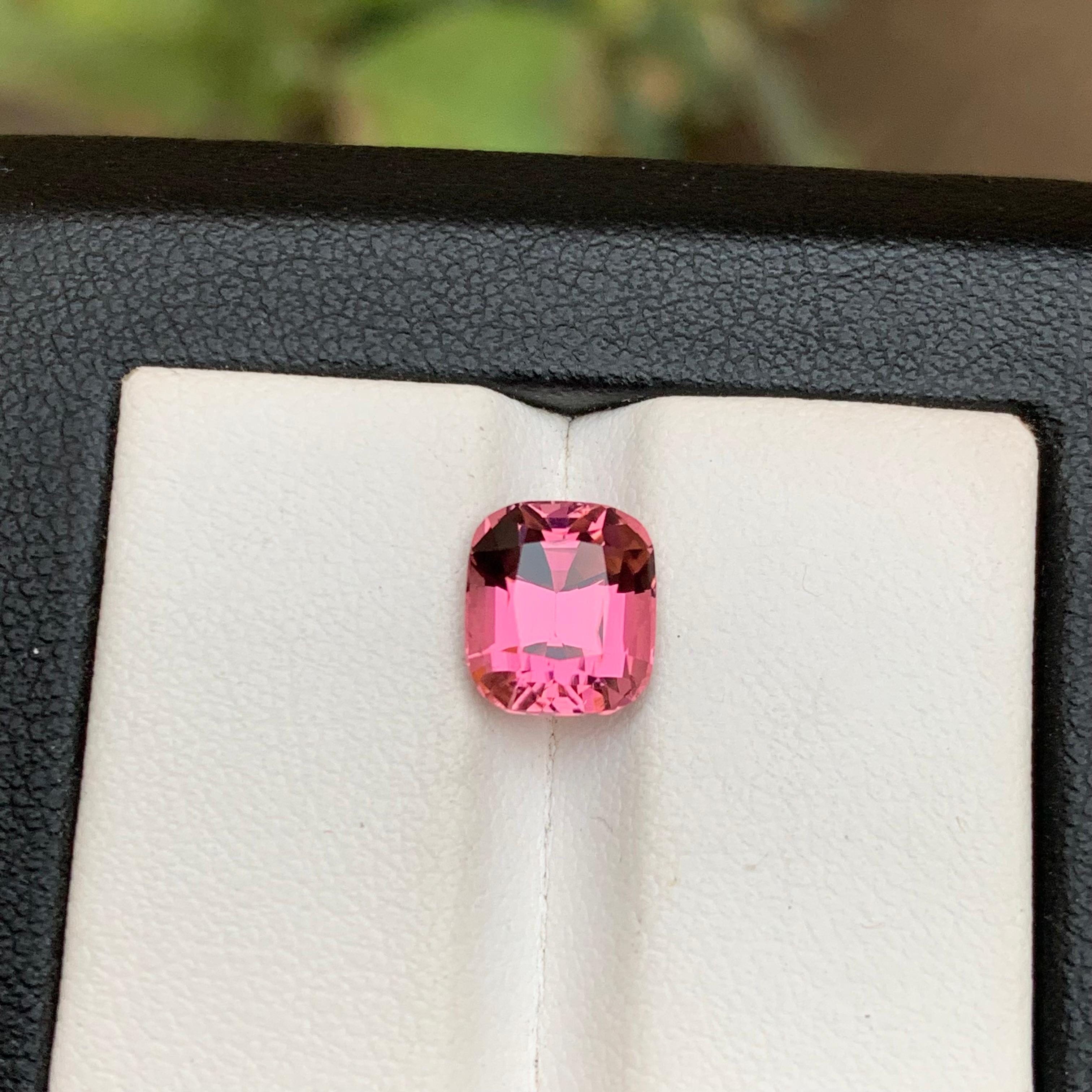 Rare Pink Natural  Tourmaline Ring Loose Gemstone 2.70Ct Cushion Cut for Jewelry For Sale 4