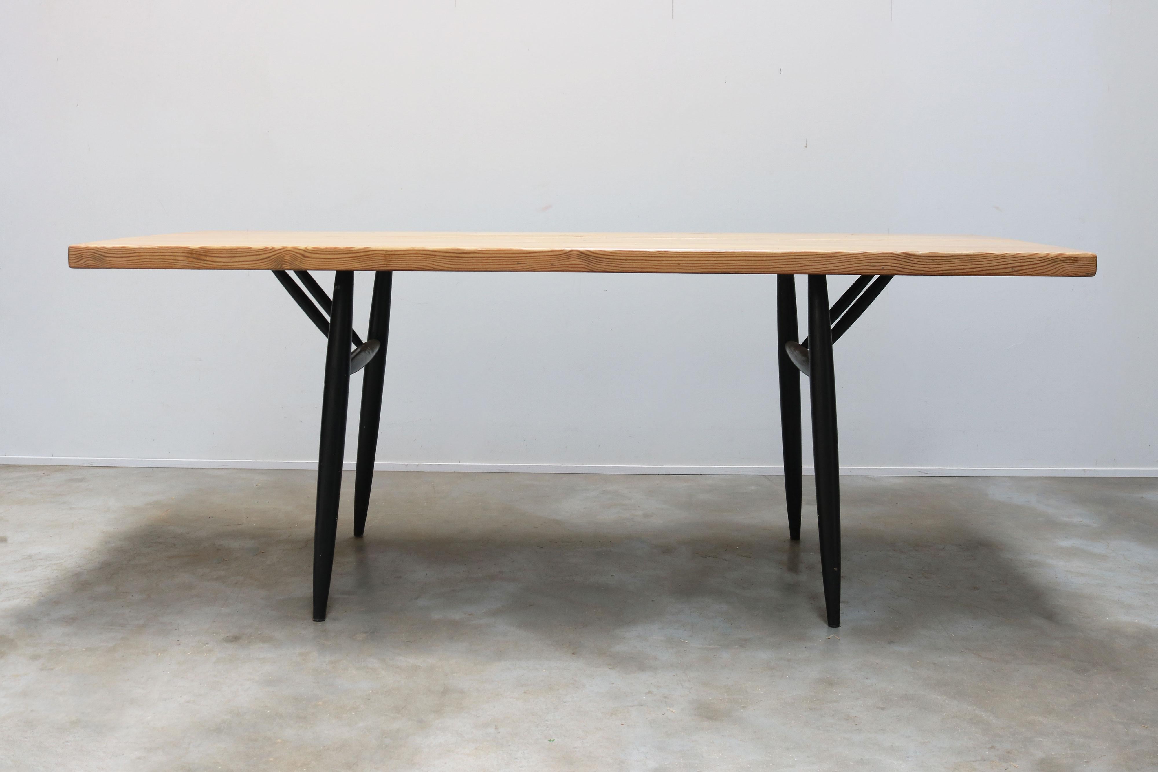 Intagliato a mano Raro set da pranzo di design ''Pirkka'' di Ilmari Tapiovaara per Laukaan Puu 1955 in vendita