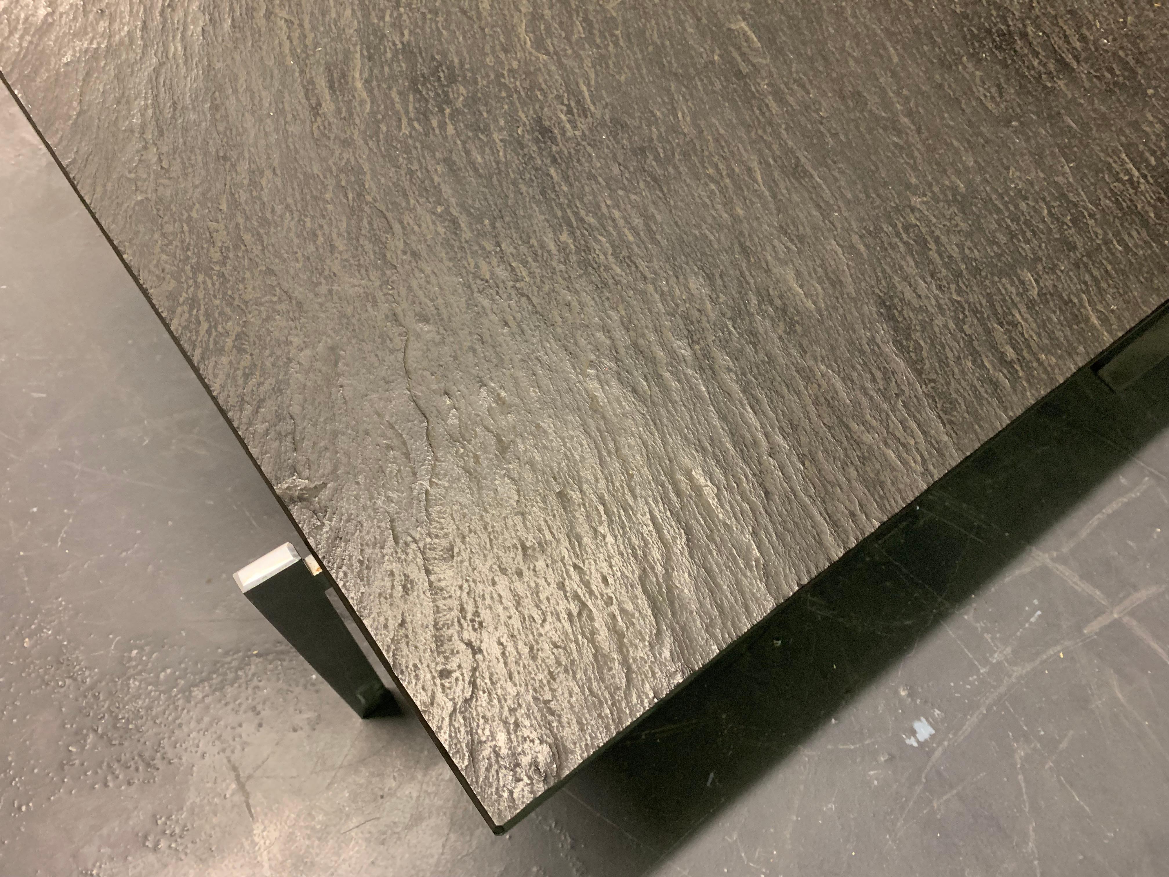 Danois Rare table basse PK61 signée EKC avec un superbe plateau en ardoise en vente