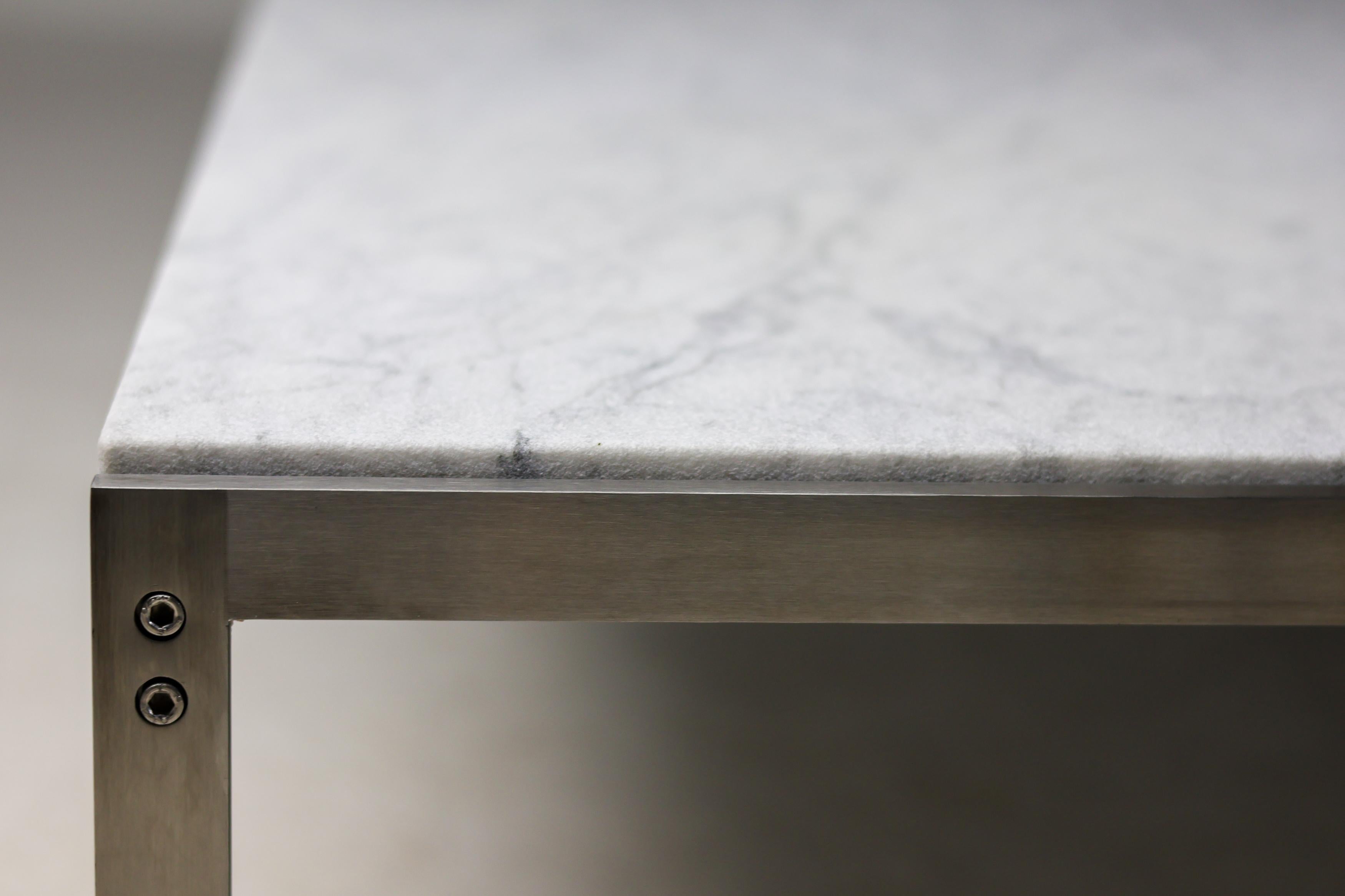 Rara mesa de centro de mármol laminado PK63 Flint de Poul Kjærholm Acero inoxidable en venta