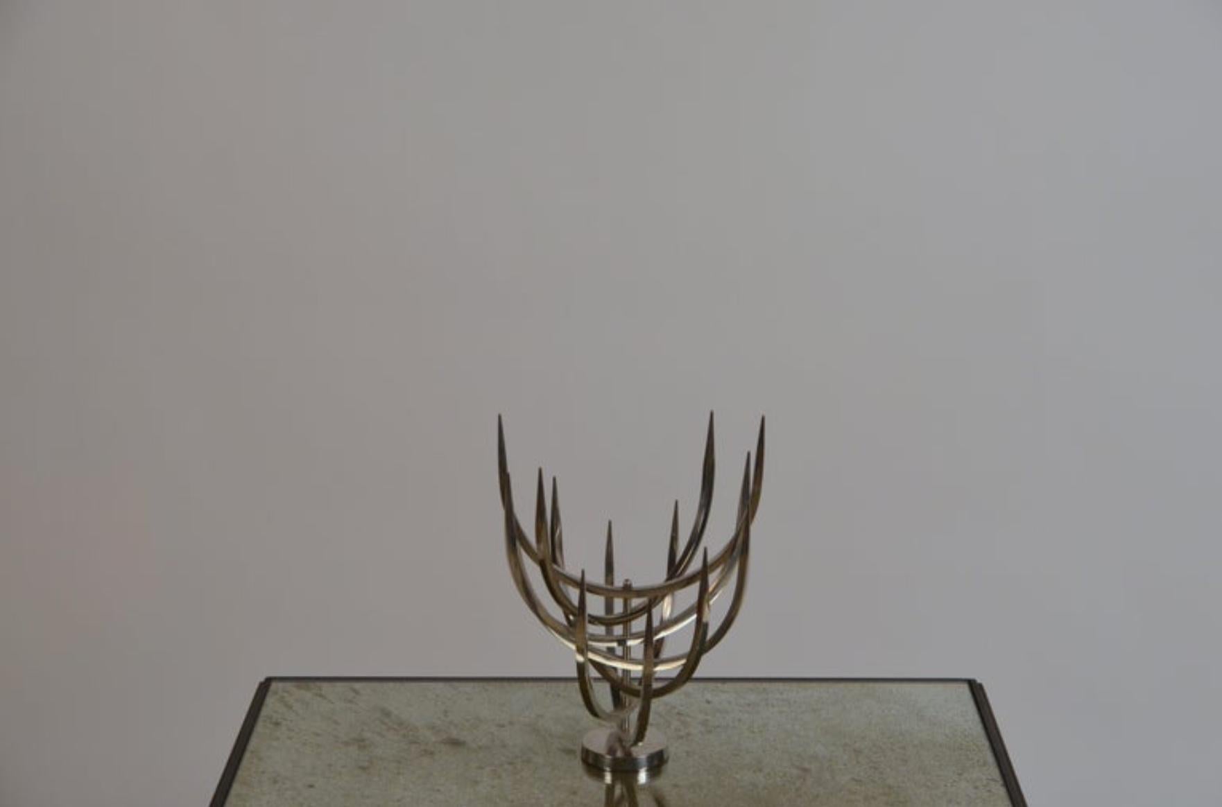 Moderno Raro albero delle candele in acciaio inossidabile lucidato di Xavier Feal in vendita