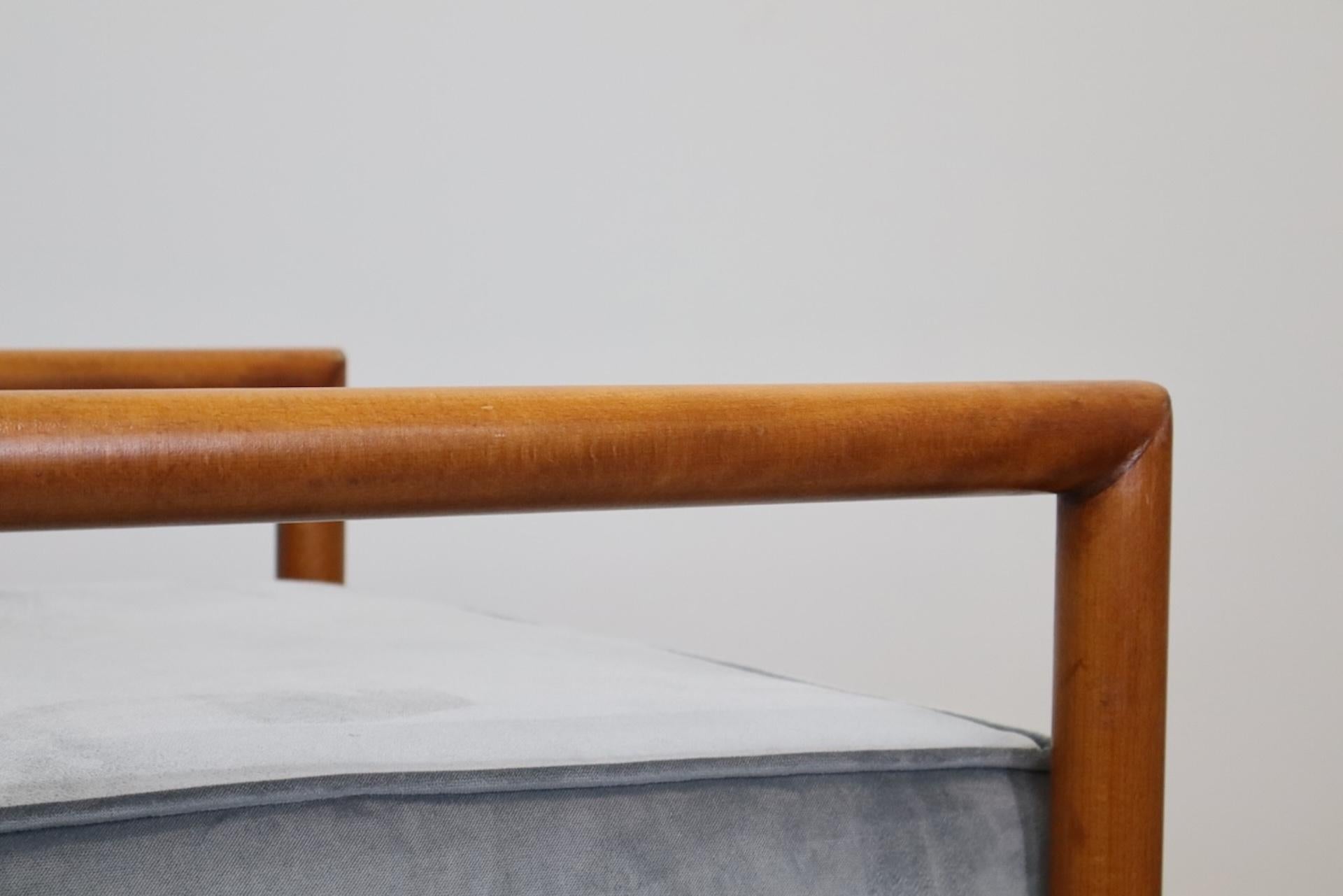 Fauteuils rares de T.H. Robsjohn-Gibbings pour Widdicomb en vente 7
