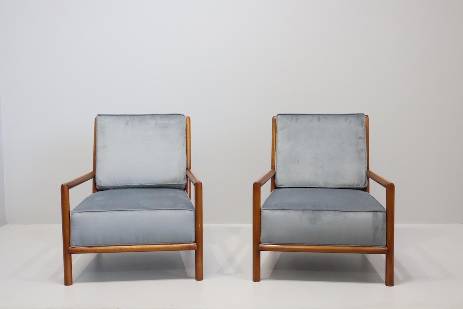 Paire de fauteuils Widdicomb très rares Design élégant et intemporel par T.H. Robsjohn-Gibbings des années 1950, en excellent état. 