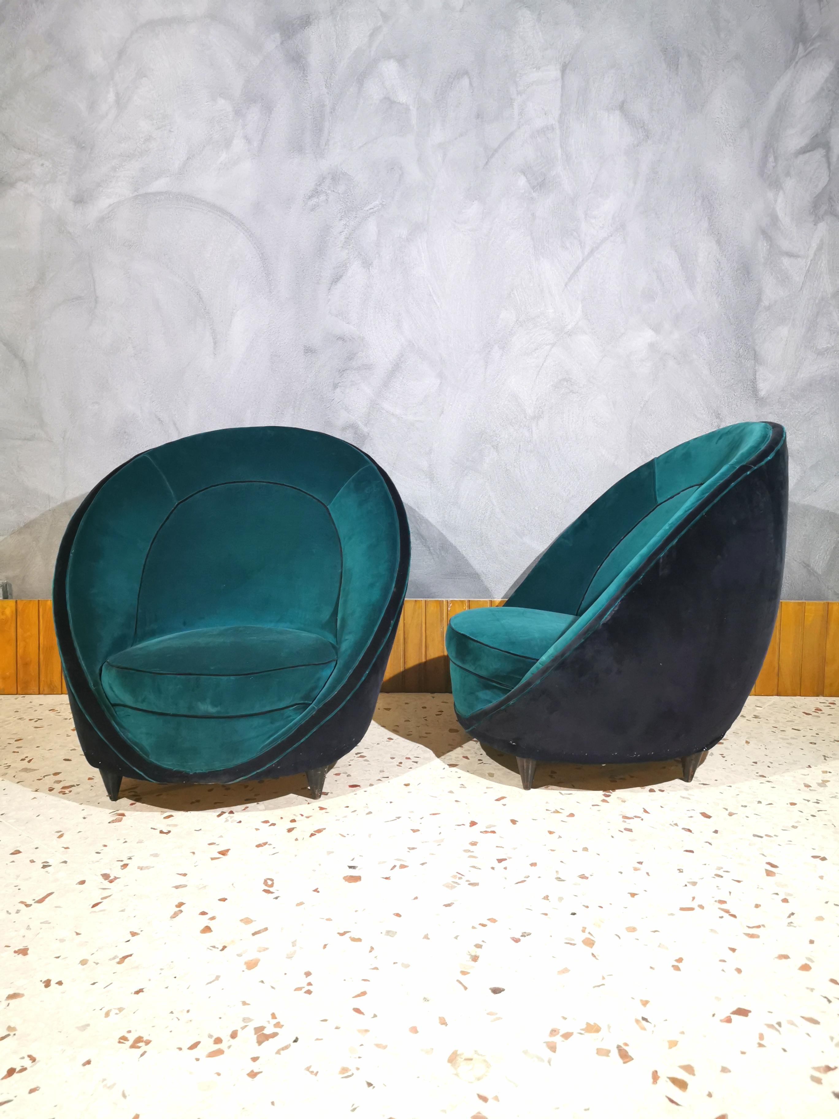 Armchairs Midcentury by Gio Ponti, in Velvet Green Emerald, 1950s, Italia In Good Condition In Palermo, IT