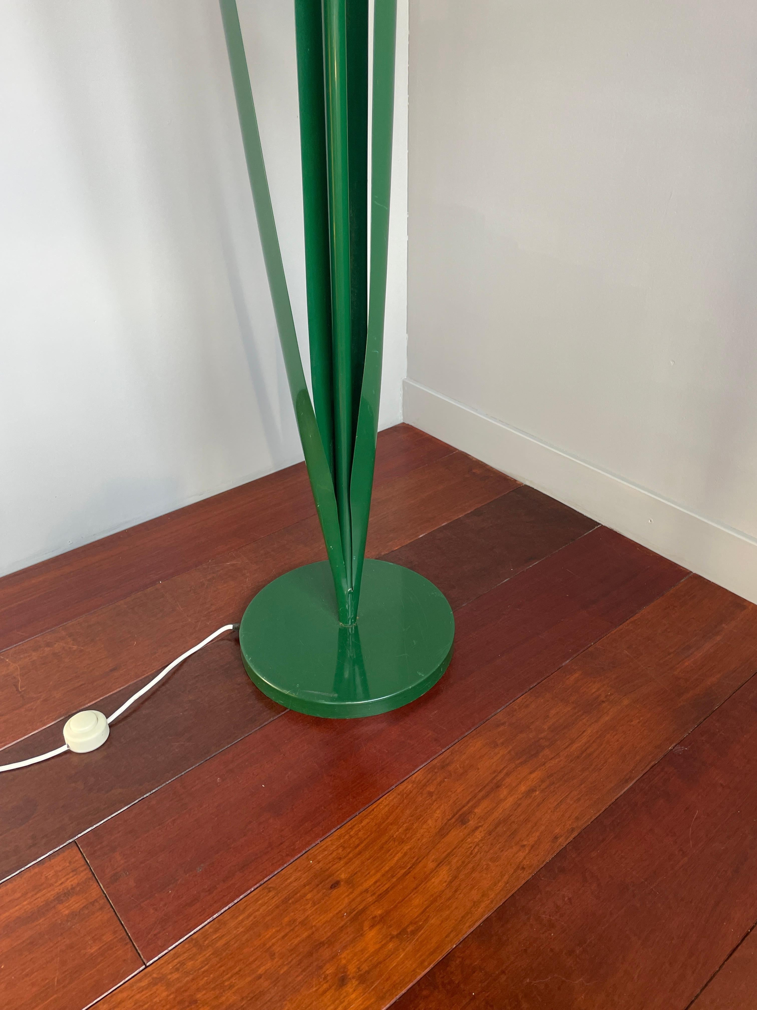 Seltene Pop Art Narzissengrün & Gelb bemalte Metall Stehlampe von Peter Bliss 5